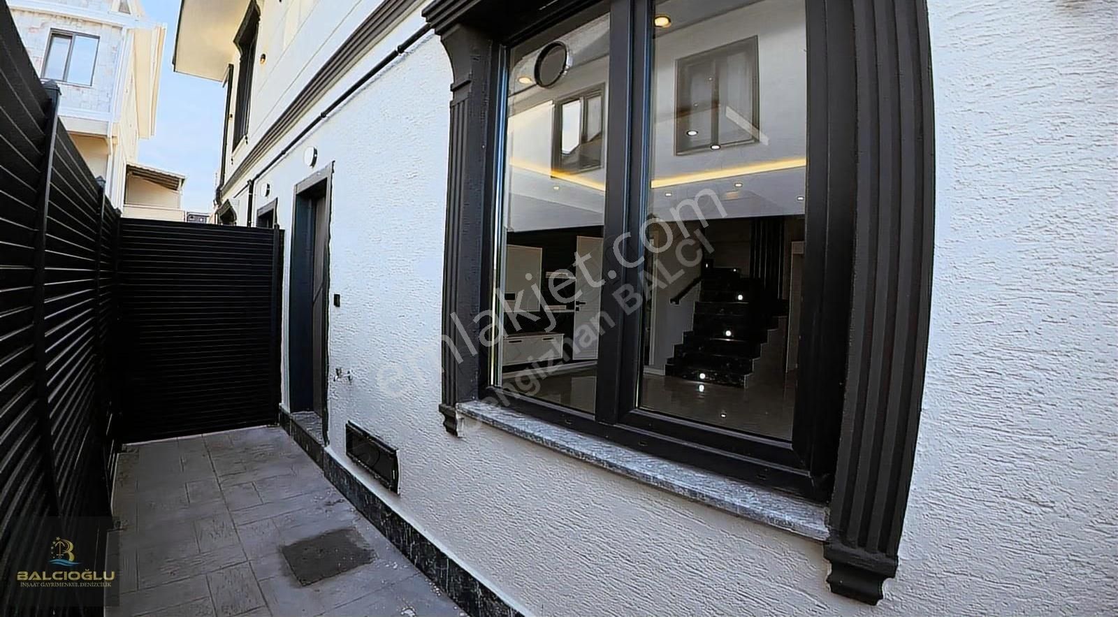 Balcıoğlundan Satılık Denize 200m. Gnş Bahçeli Lüx Triblex Villa - Görsel 30