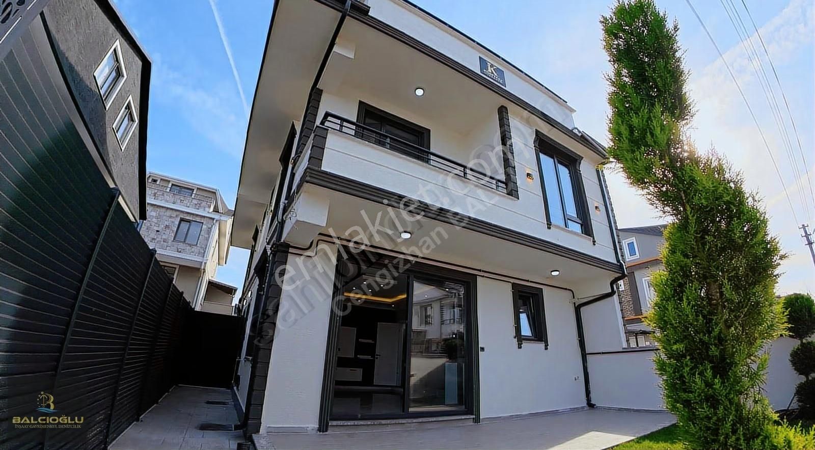 Balcıoğlundan Satılık Denize 200m. Gnş Bahçeli Lüx Triblex Villa - Görsel 22