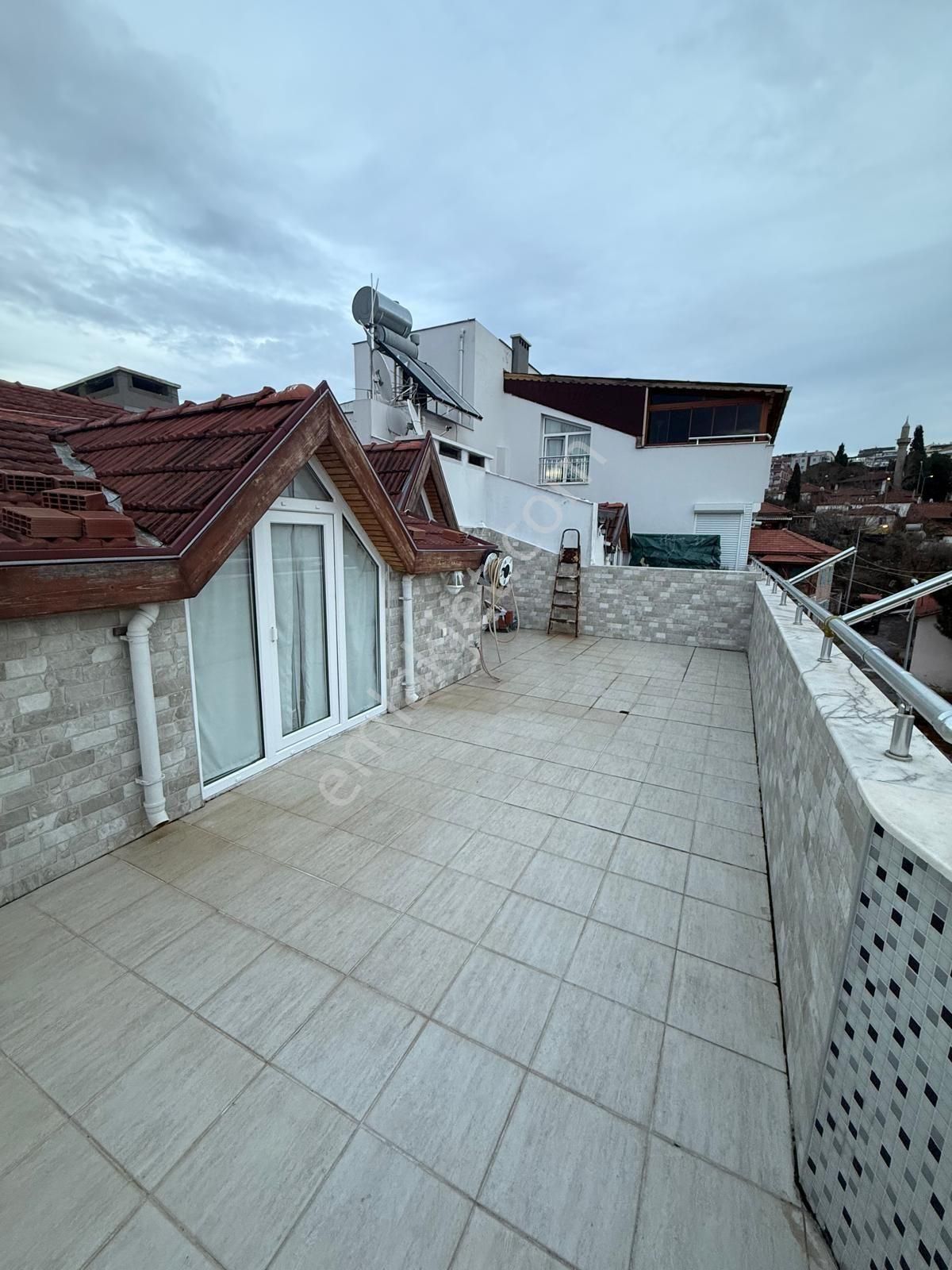 Saadet Korkmaz'dan Merkezde Deniz Manzaralı Satılık 4+1 - Görsel 30