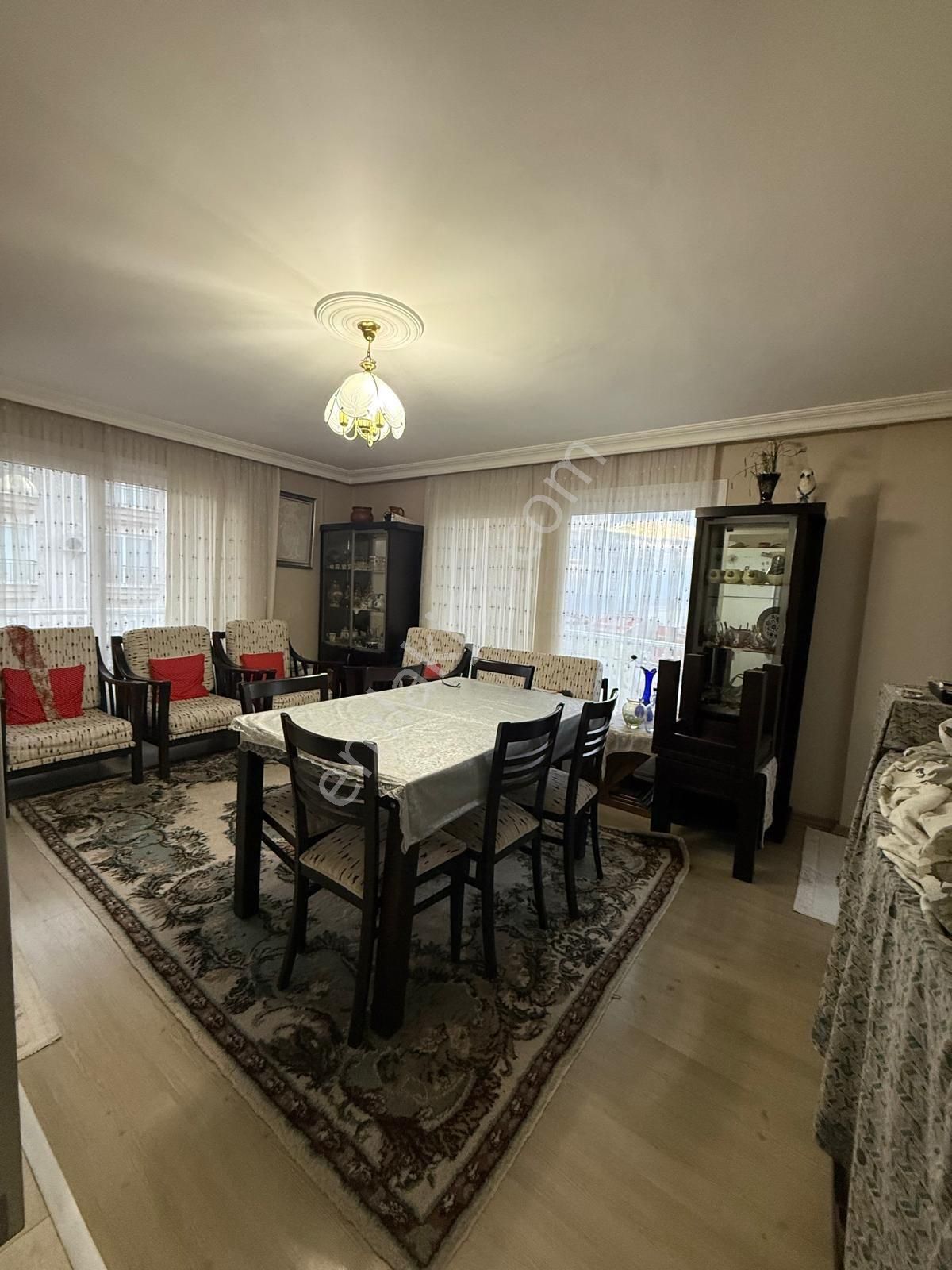 Saadet Korkmaz'dan Merkezde Deniz Manzaralı Satılık 4+1 - Görsel 8