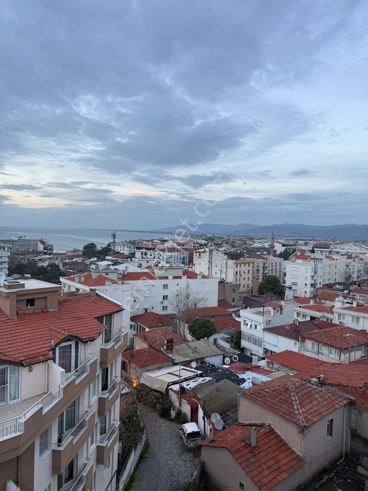 Saadet Korkmaz'dan Merkezde Deniz Manzaralı Satılık 4+1 - Görsel 31