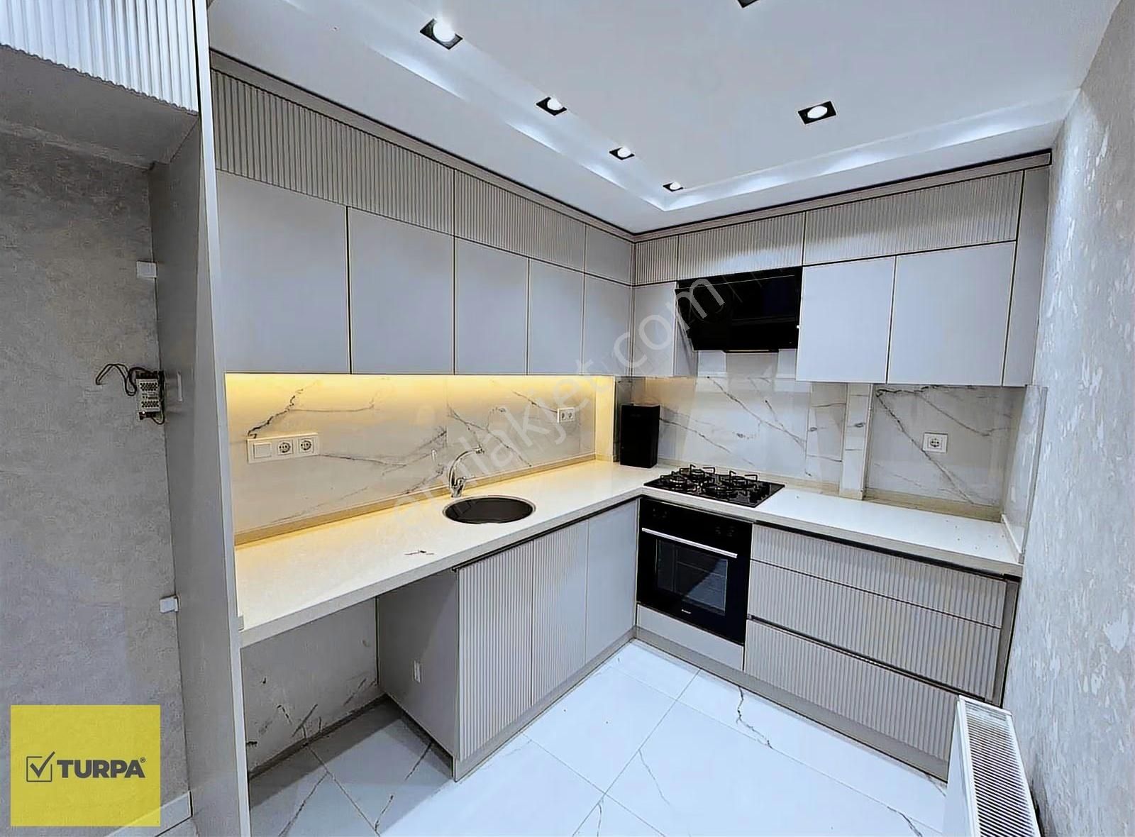 Turpa Balçovadan Full Tadilatlı 2+1 Satılık Daire - Görsel 2