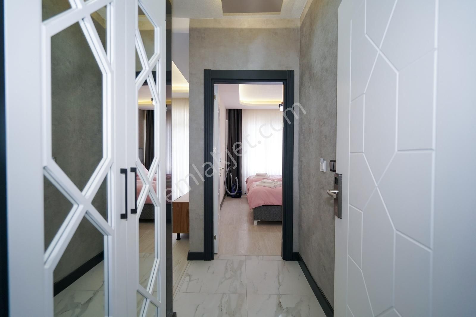 Talas Mevlana Mahallesinde 1+1 Eşyalı Lüx Daire