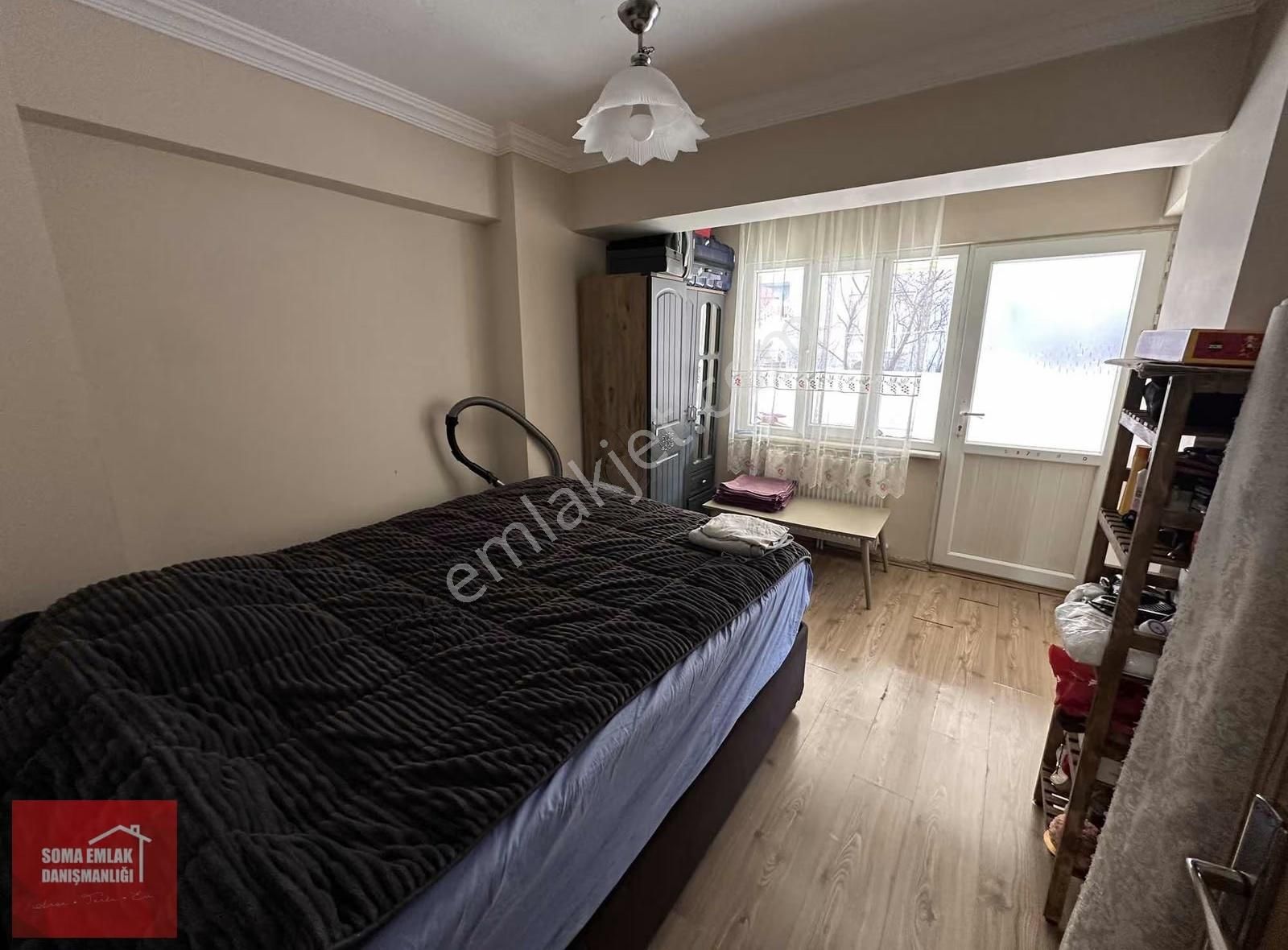 Soma Emlak* Sanayi Yolunda Cadde Cepheli Geniş Teraslı 3+1 Daire - Görsel 16