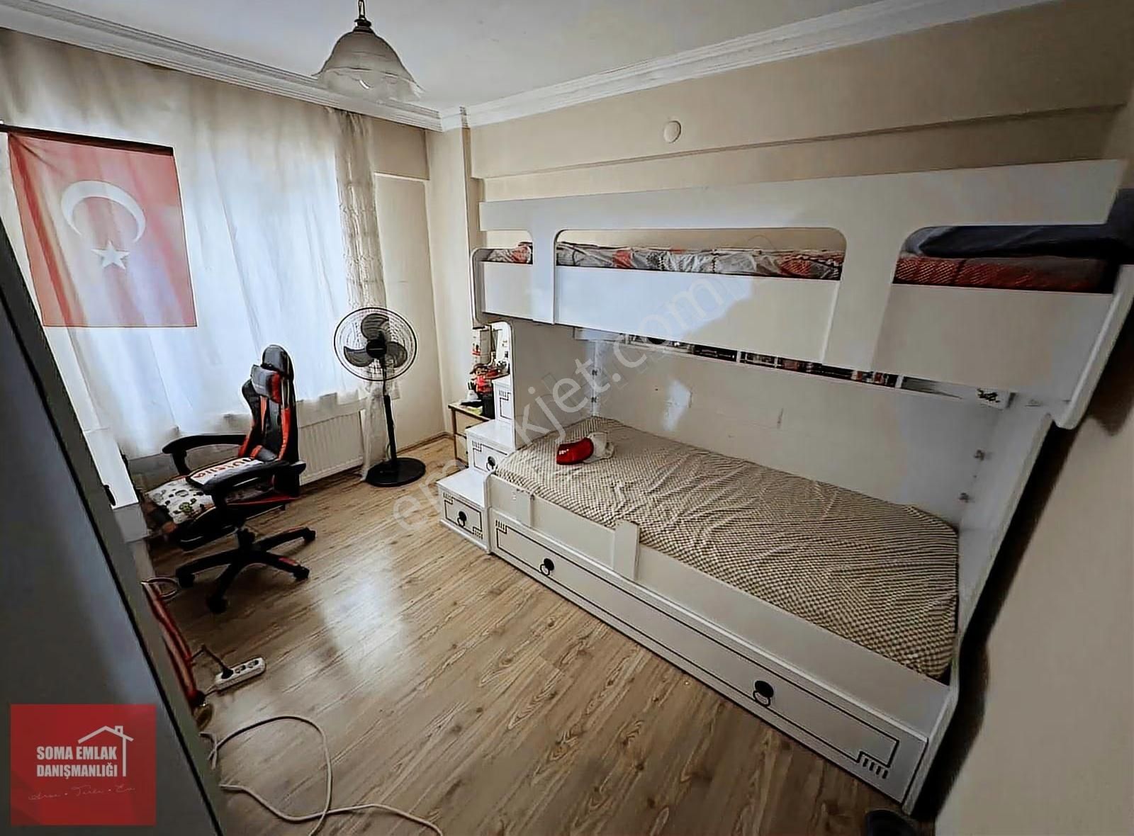 Soma Emlak* Sanayi Yolunda Cadde Cepheli Geniş Teraslı 3+1 Daire - Görsel 14