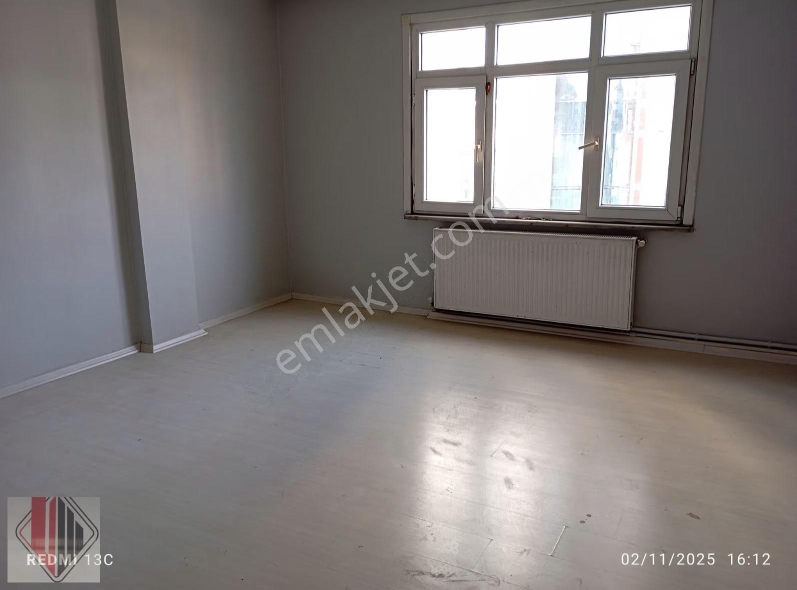 Bağcılar Kemalpaşa Mh. 105 M2 /2+1 1.kat Temiz Kredili Daire