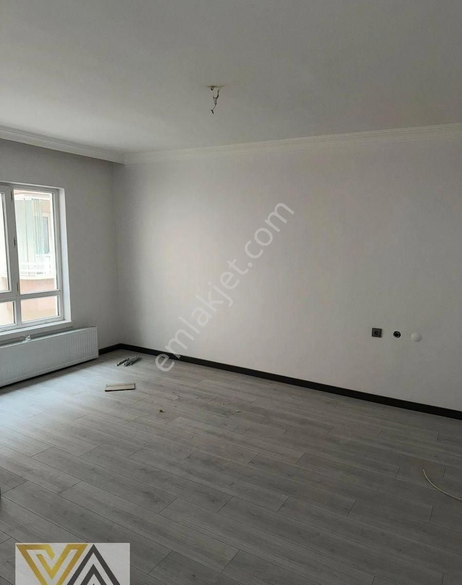 Valentia'dan Bağlar Caddesi Yakını 2+1yapılı Satılık Daire !!!