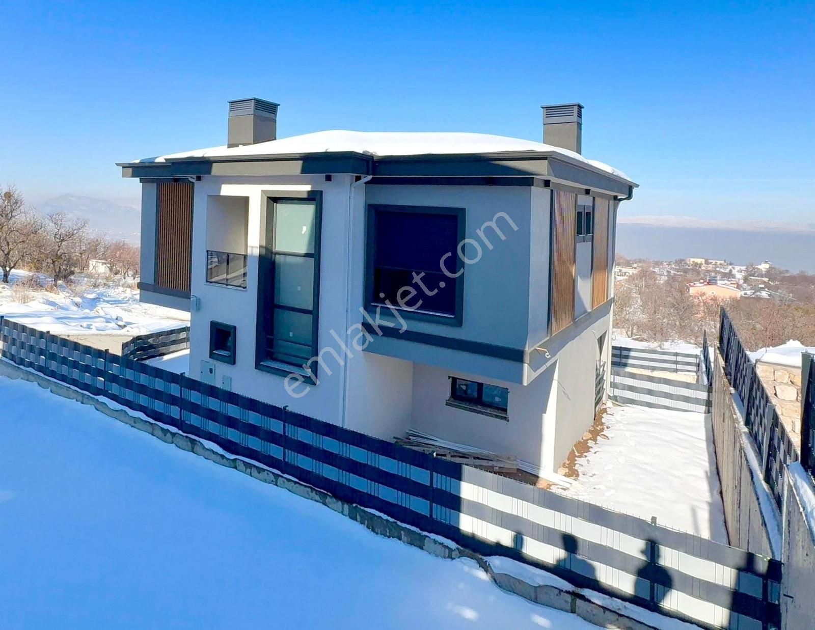 Kaçırılmayacak Satılık Lüks 5+2 Villa - Görsel 11