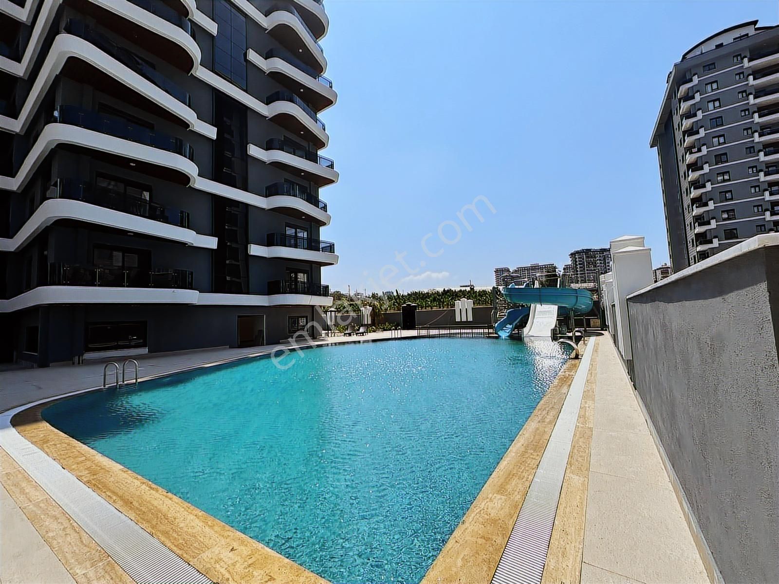 Alanya / Mahmutlar Mah. 1+1 Kiralık-kısmi Eşyalı Site İçerisinde