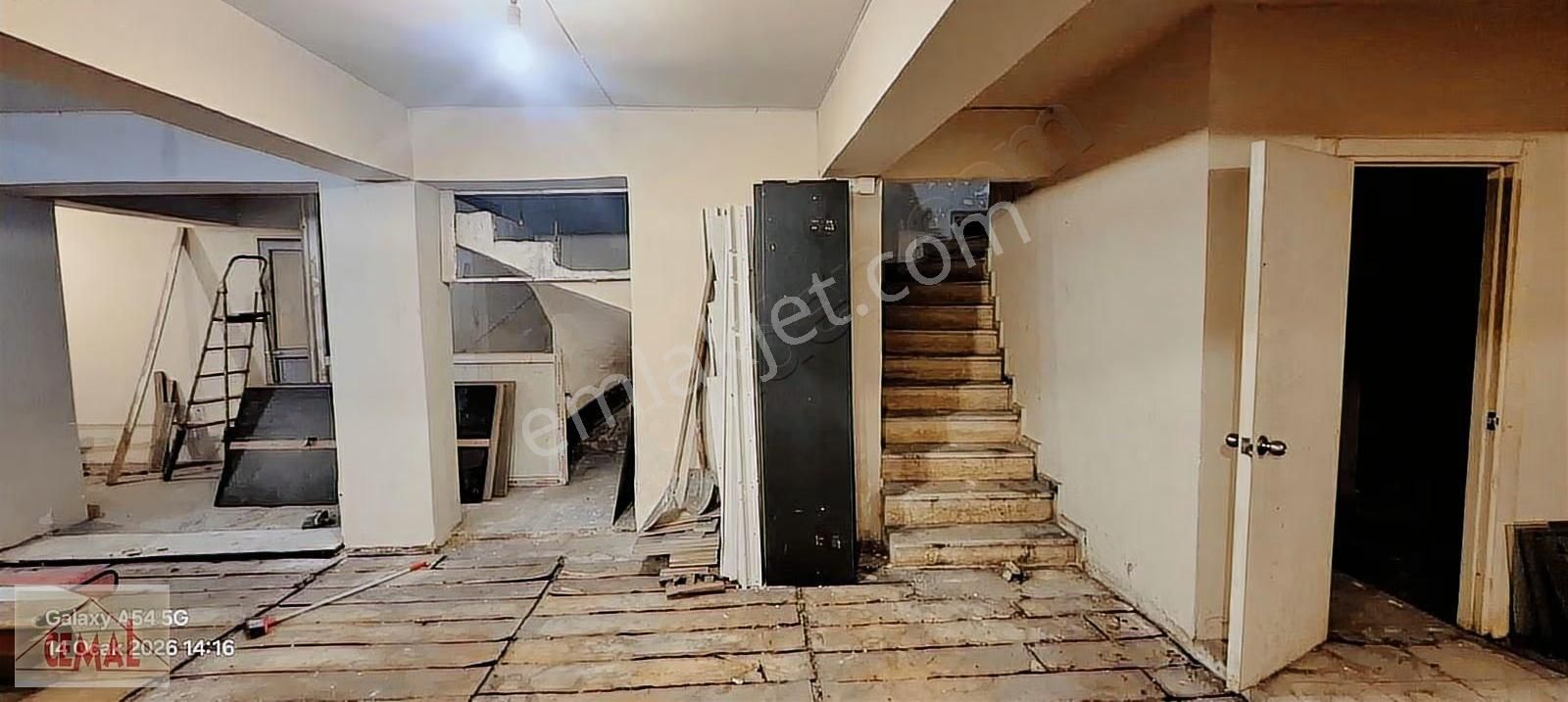 Cemal Emlak Bursa Yildirim Tarihi Yeşil Cad Trafik Lamba Yanında