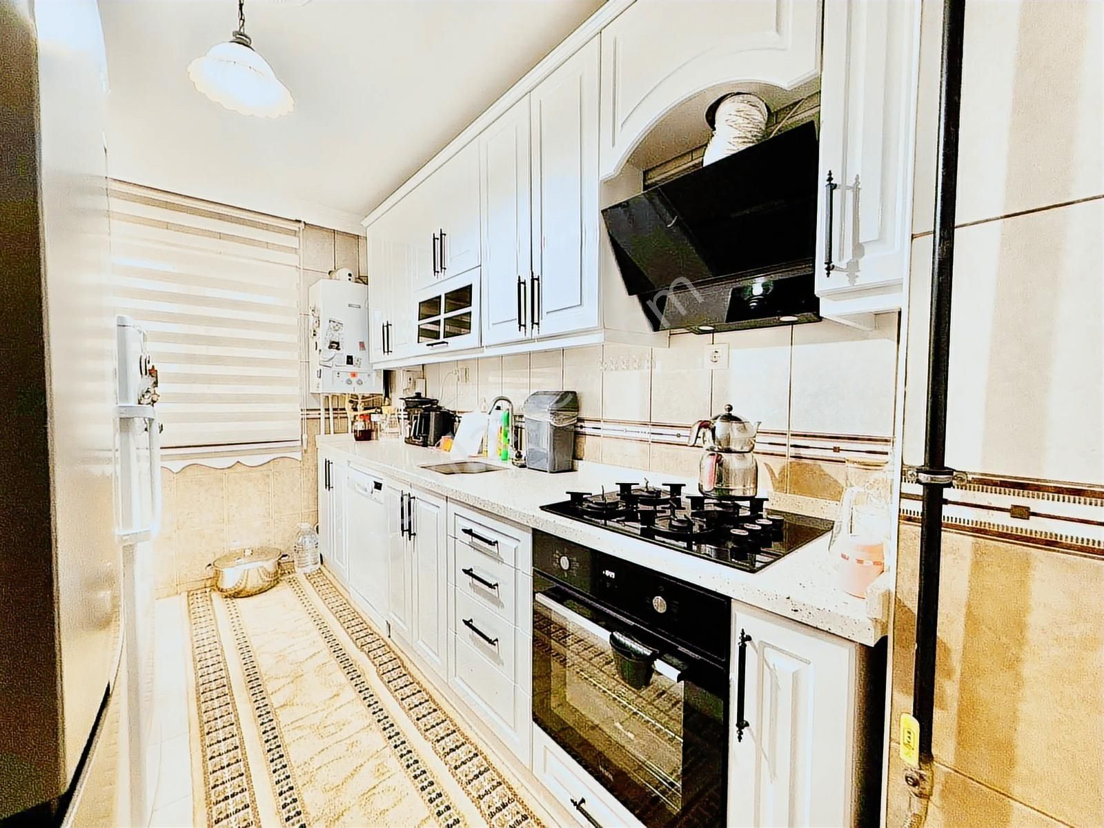 Avantaj'dan Yeşilbayır'da Cadde Üzeri 3+1 Ful Yapılı Geniş Daire