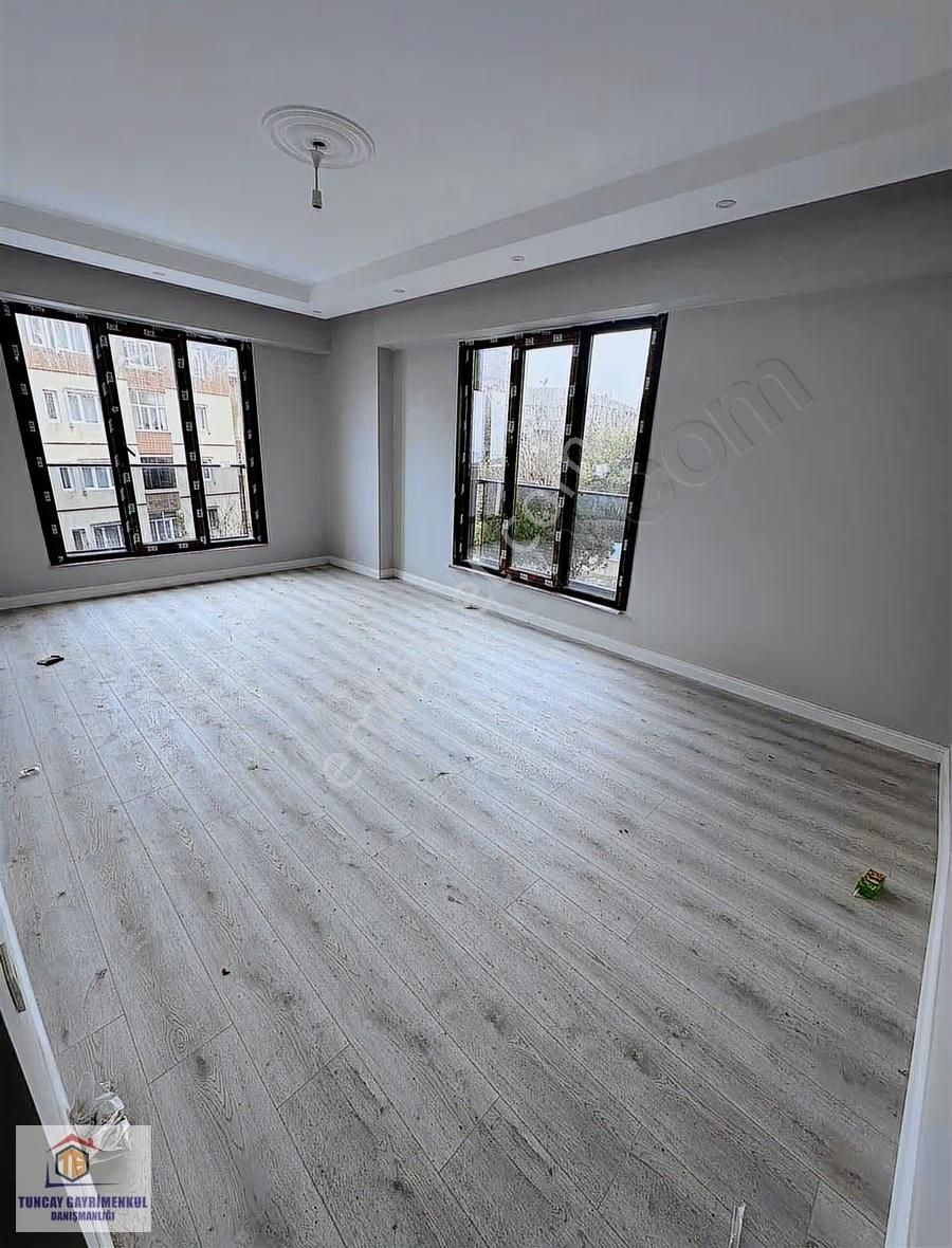 Meydan"da Yüksek Giriş 2+1 80 M2 Tapu Masrafsz Satılk Daire