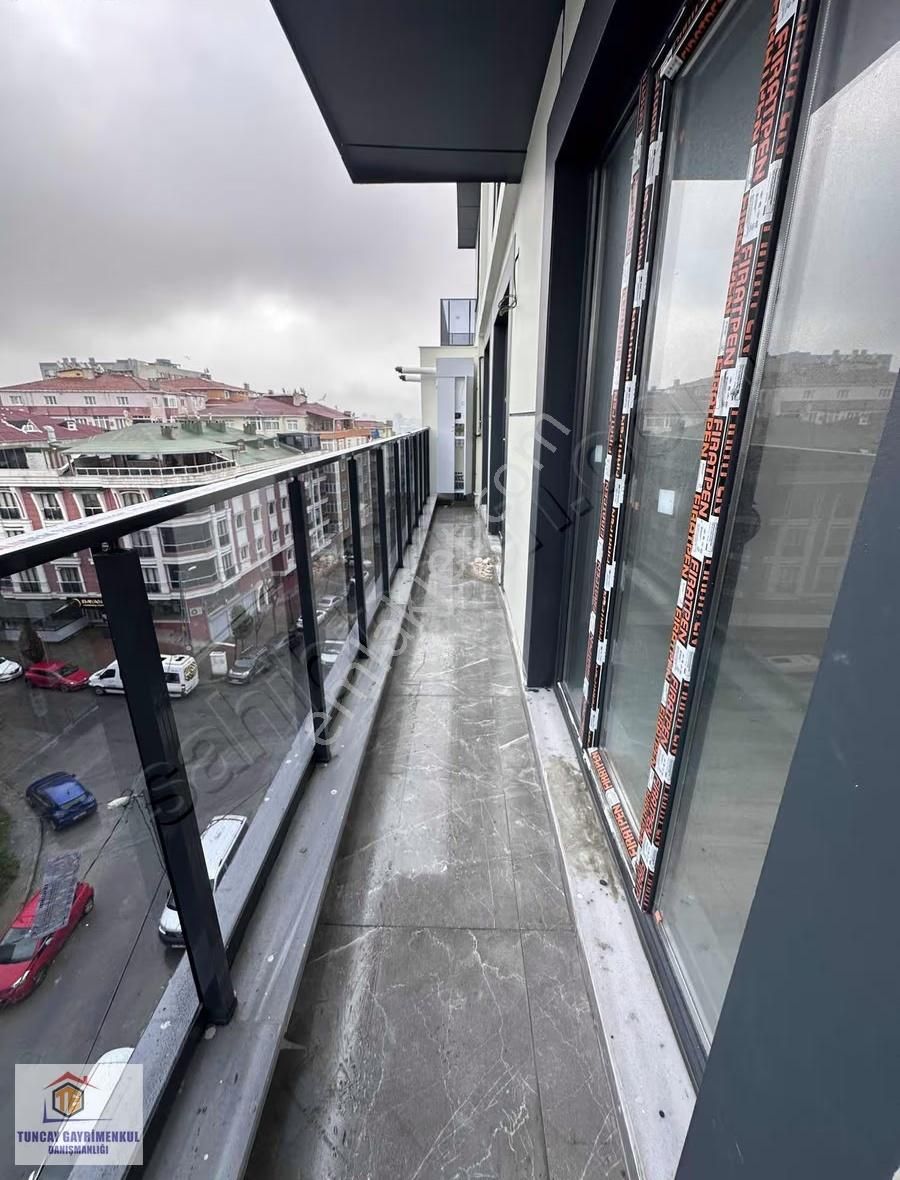 Halkalı Meydan"da 2+1 85 M2 Sıfır Tapu Masrafsz Satılk Daire