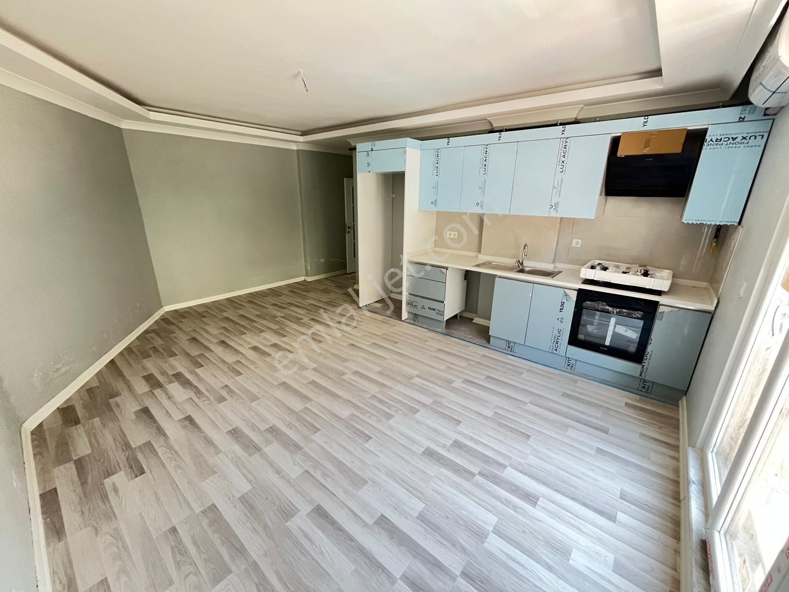 ▃artemin▃idealtepe Sahili'nde Ön Cephe Balkonlu 1.kat 85m² 2+1! - Görsel 8