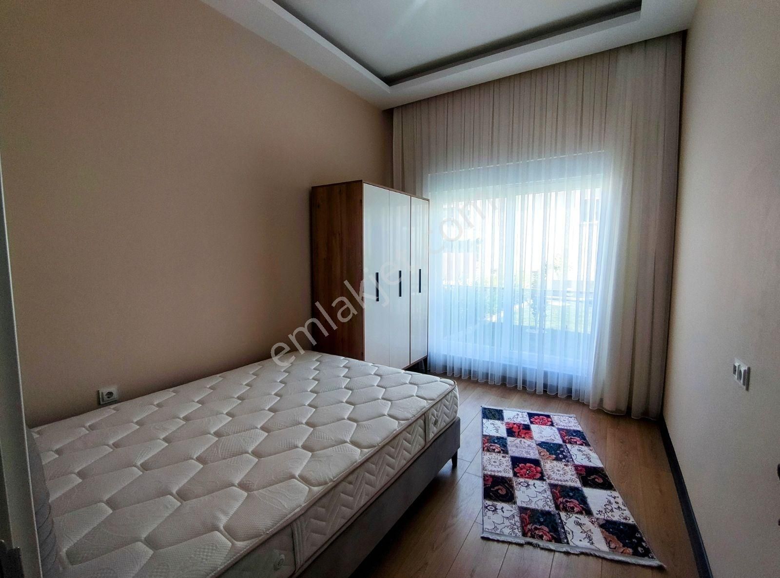 Altıntaş Kardeşkentler Cd. Dibinde İskanlı Bahçe Kullanımlı 1+1 - Görsel 12