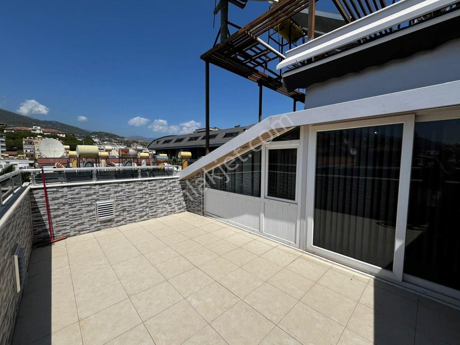 Alanya Güllerpinarı’nda | Denize 100 M | Aynı Binada 2 Daire Satılık - Görsel 17