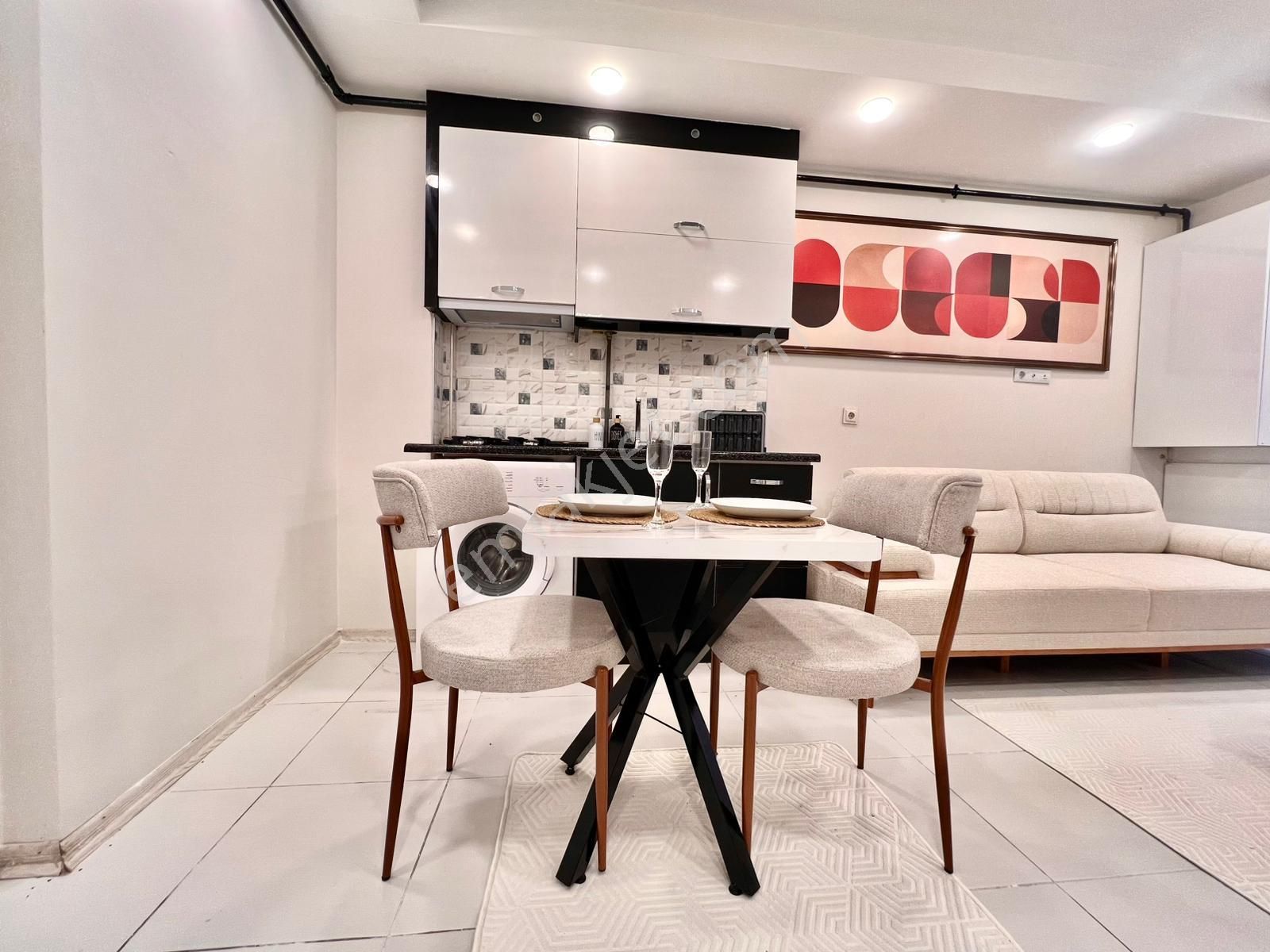 Arakat Sıfır Eşyalı Yatırımlık Merkezi Konumda 1+1 Satılık Apart - Görsel 6