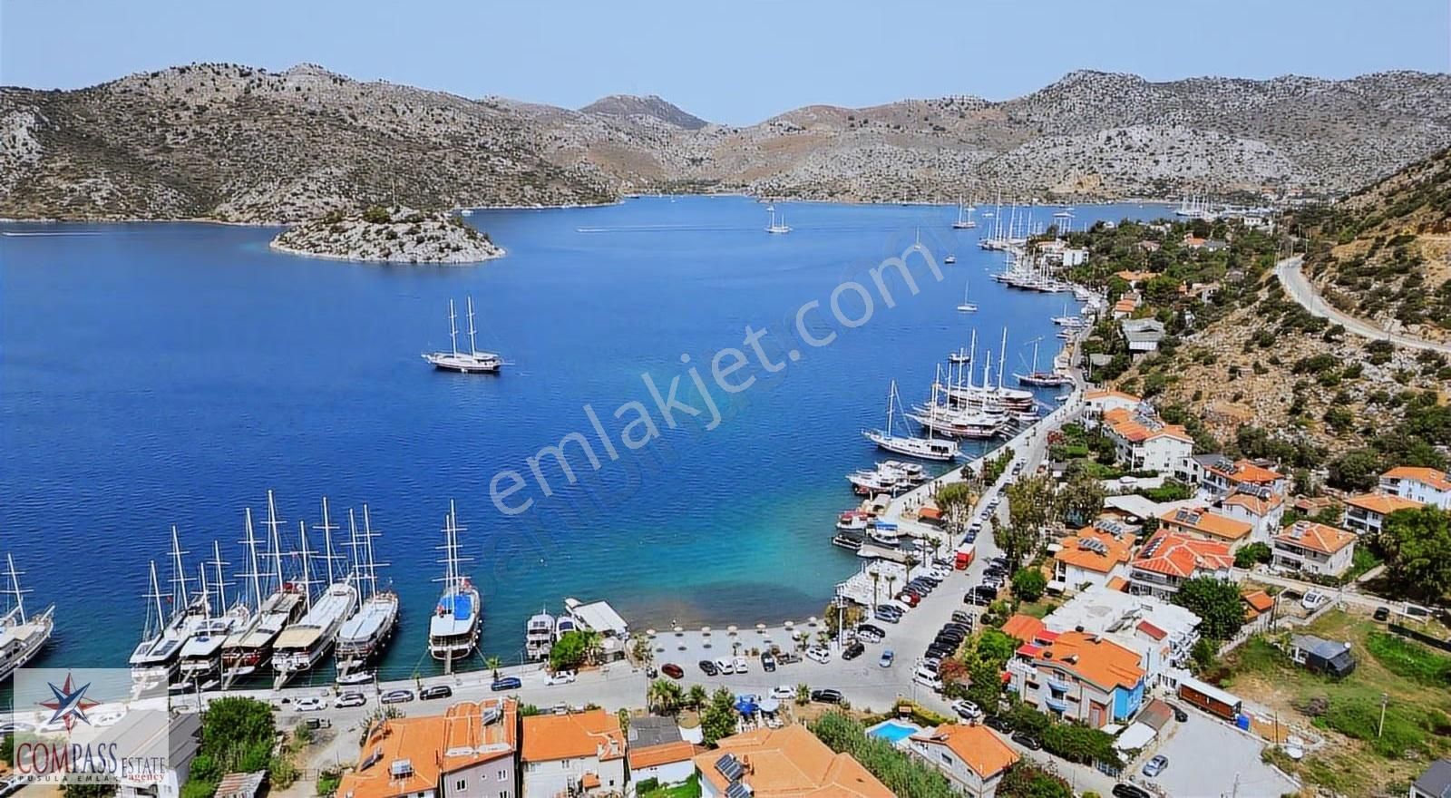 Marmaris Bozburun Burgaz Mevkiinde Deniz Manzaralı 530 M2 Tarla