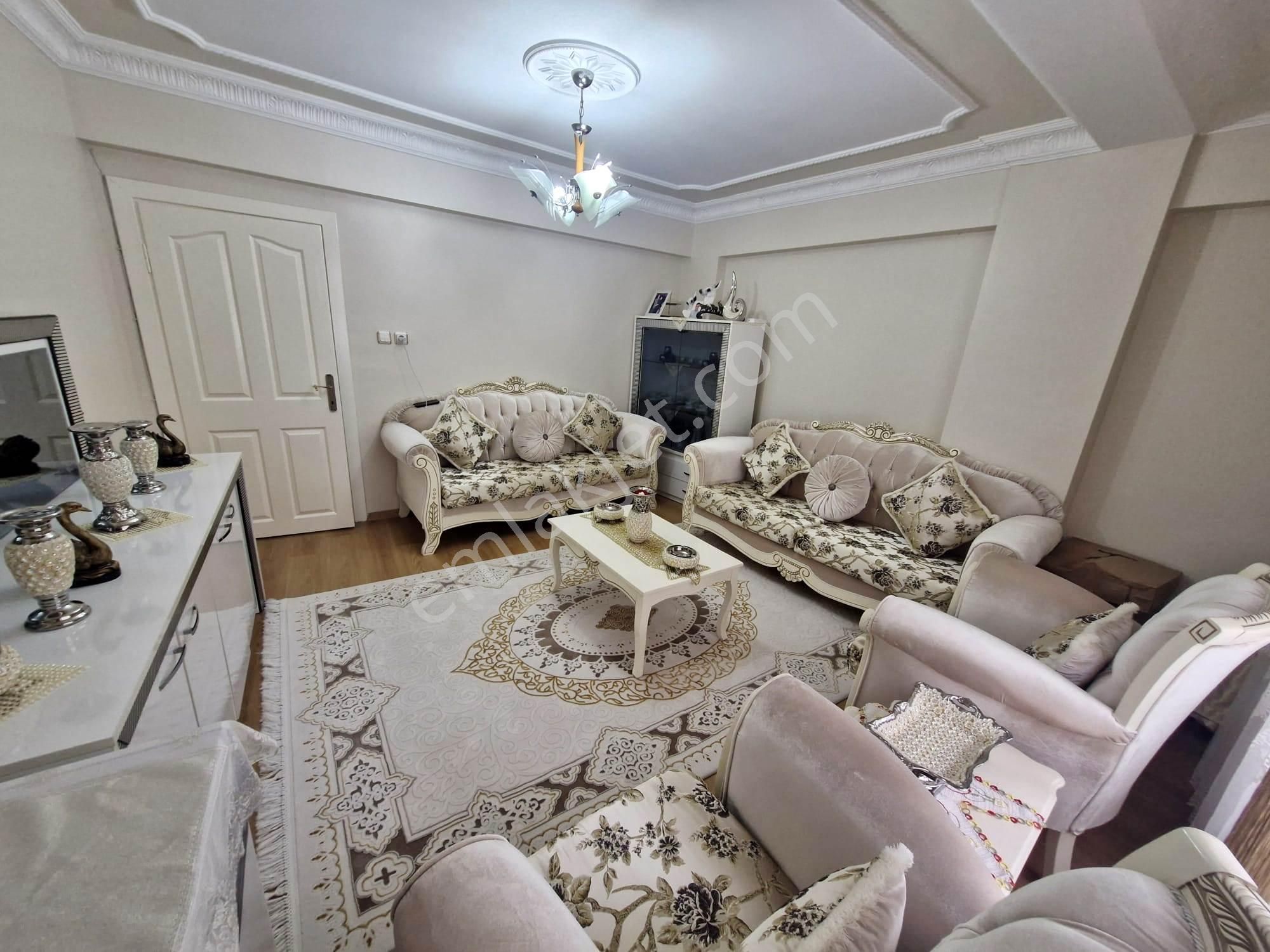 Çakmak Durağı Yakını Satılık Ara Kat 3+1 Ultra Geniş Daire - Görsel 3