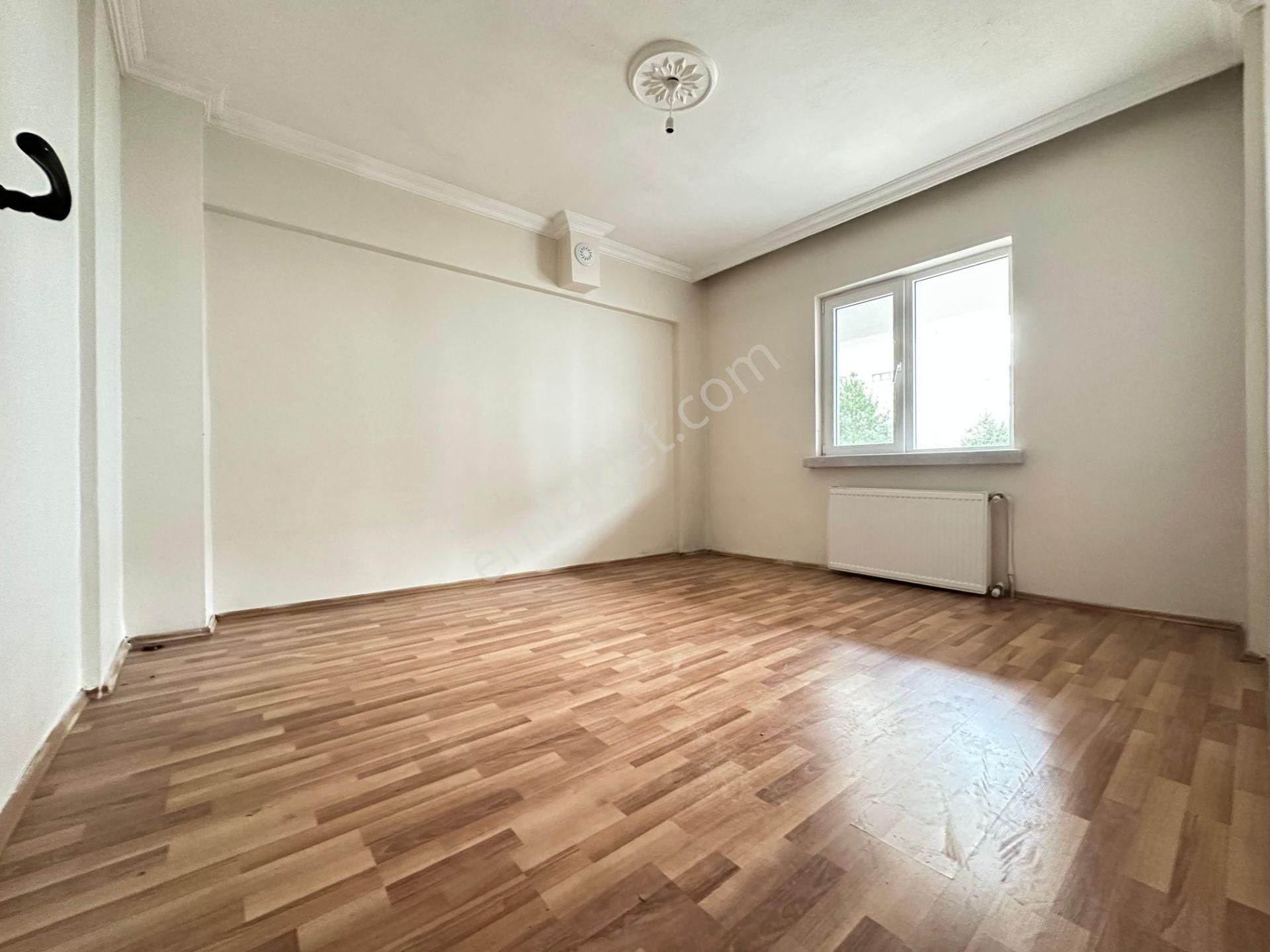 Pursaklar Mehmet Zengin Emlak'tan 3+1 Çarşı İçinde Yapılı Masrafsız Daire - Görsel 11