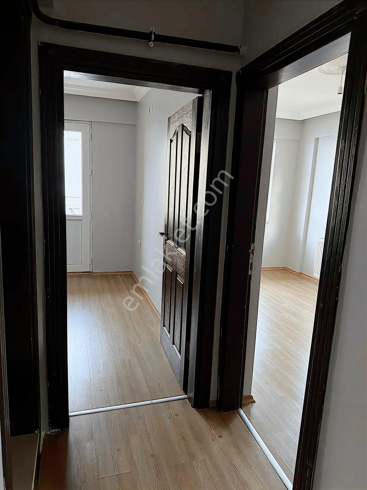 Serdivan'da 2+1 Temiz Kiralık Daire - Görsel 3