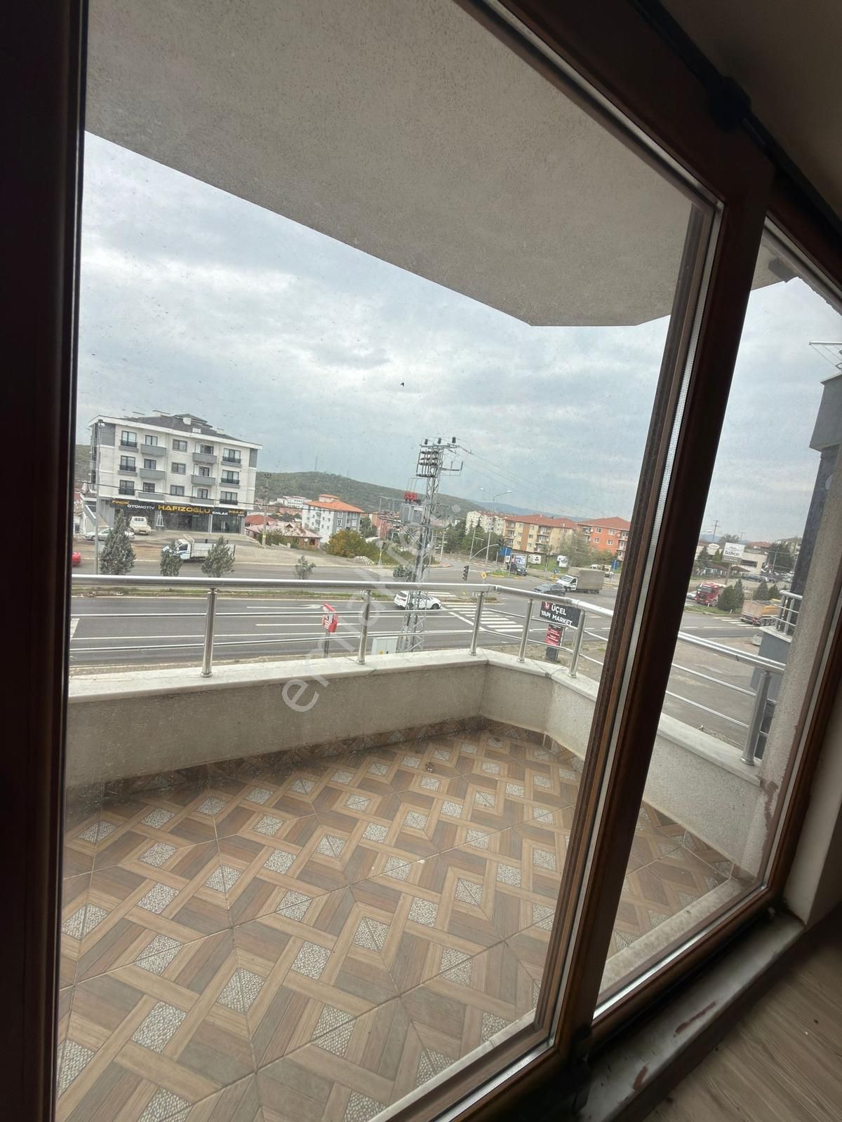 Ferizli Merkez'de Cadde Üstü Satılık Daire - Görsel 3