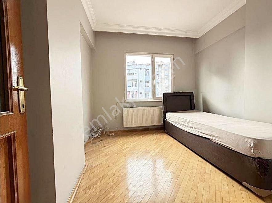 Kozyatağı Metro İstasyonuna Yakın Kombili 120 M2 Net 3+1 Daire - Görsel 12