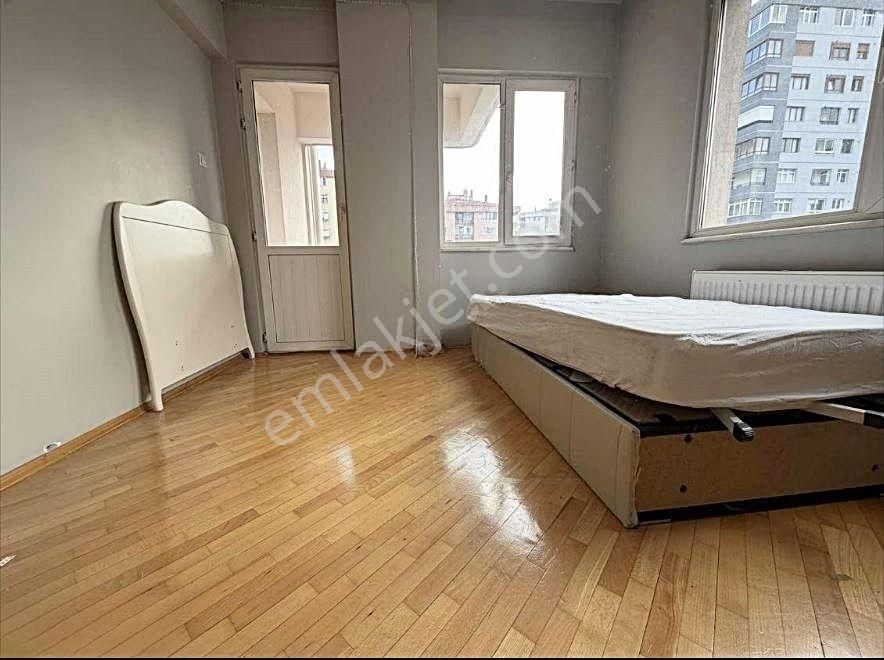 Kozyatağı Metro İstasyonuna Yakın Kombili 120 M2 Net 3+1 Daire - Görsel 10