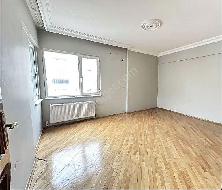 Kozyatağı Metro İstasyonuna Yakın Kombili 120 M2 Net 3+1 Daire - Görsel 7