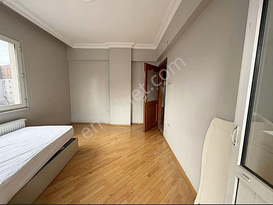 Kozyatağı Metro İstasyonuna Yakın Kombili 120 M2 Net 3+1 Daire - Görsel 9