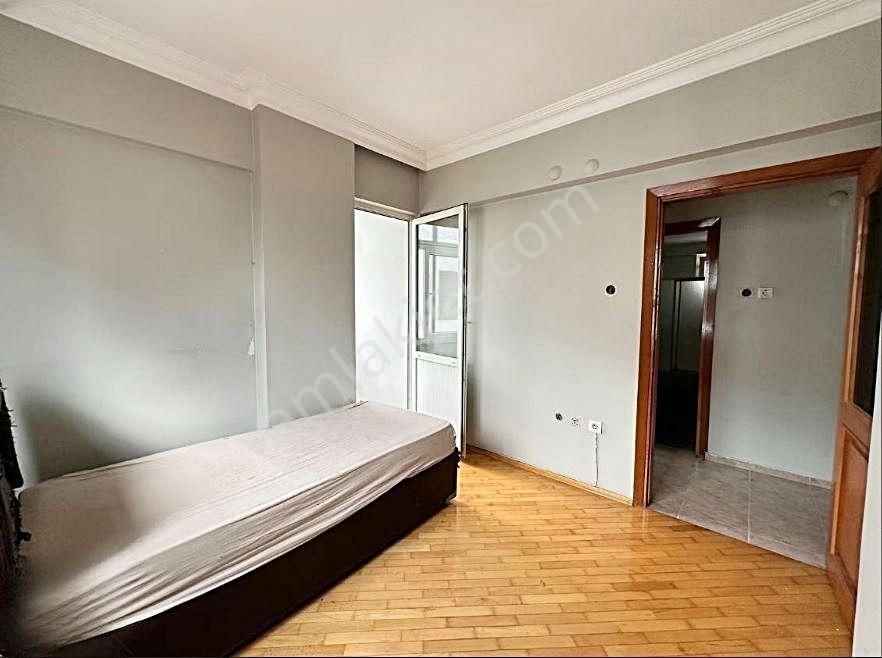 Kozyatağı Metro İstasyonuna Yakın Kombili 120 M2 Net 3+1 Daire - Görsel 13