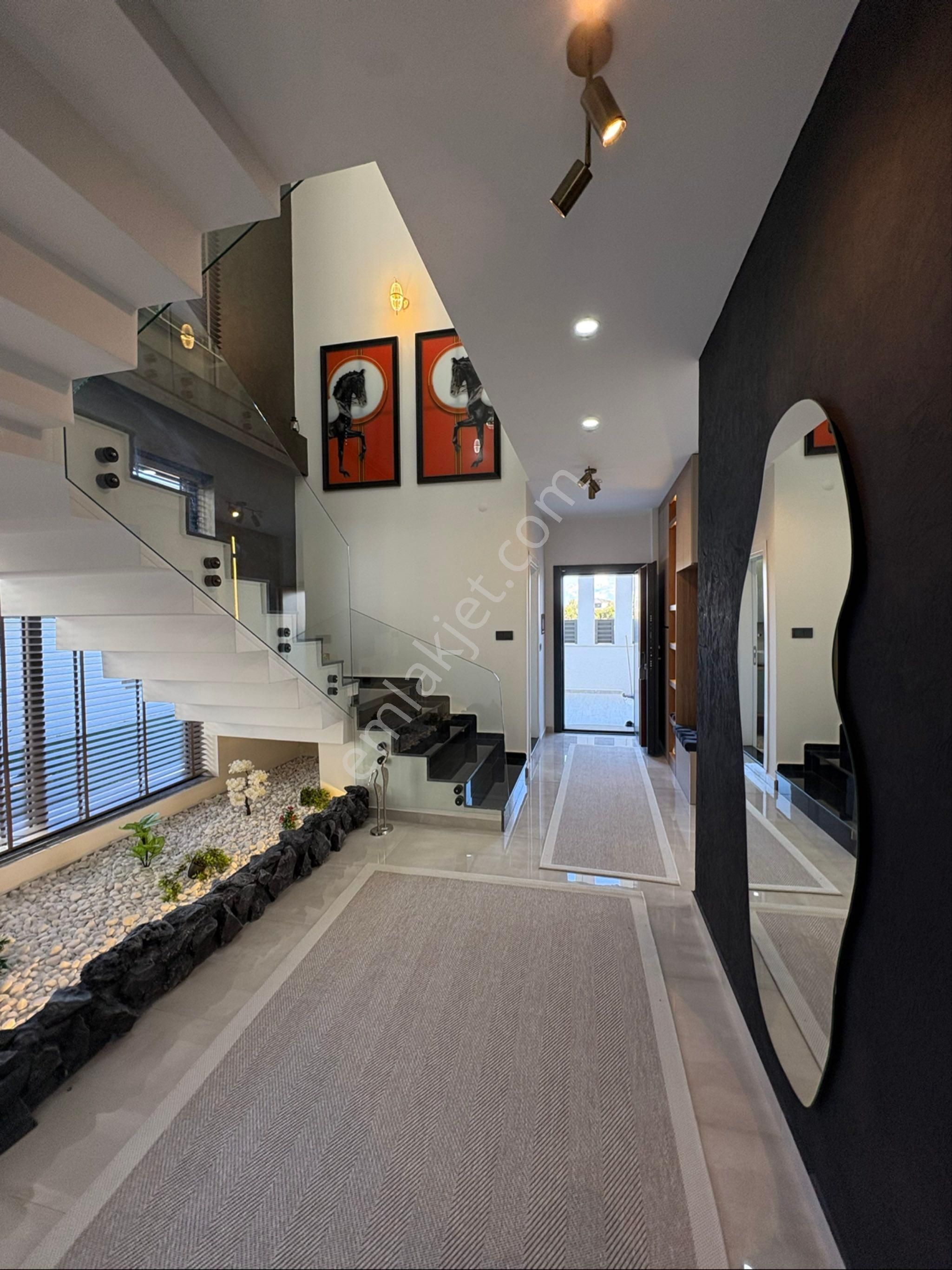 Didim Efeler’de 500 M2 Arsa İçerisin De Full Eşyalı, Havuzlu, Saunalı, Akıllı Sistemli Lüks Villa - Görsel 24