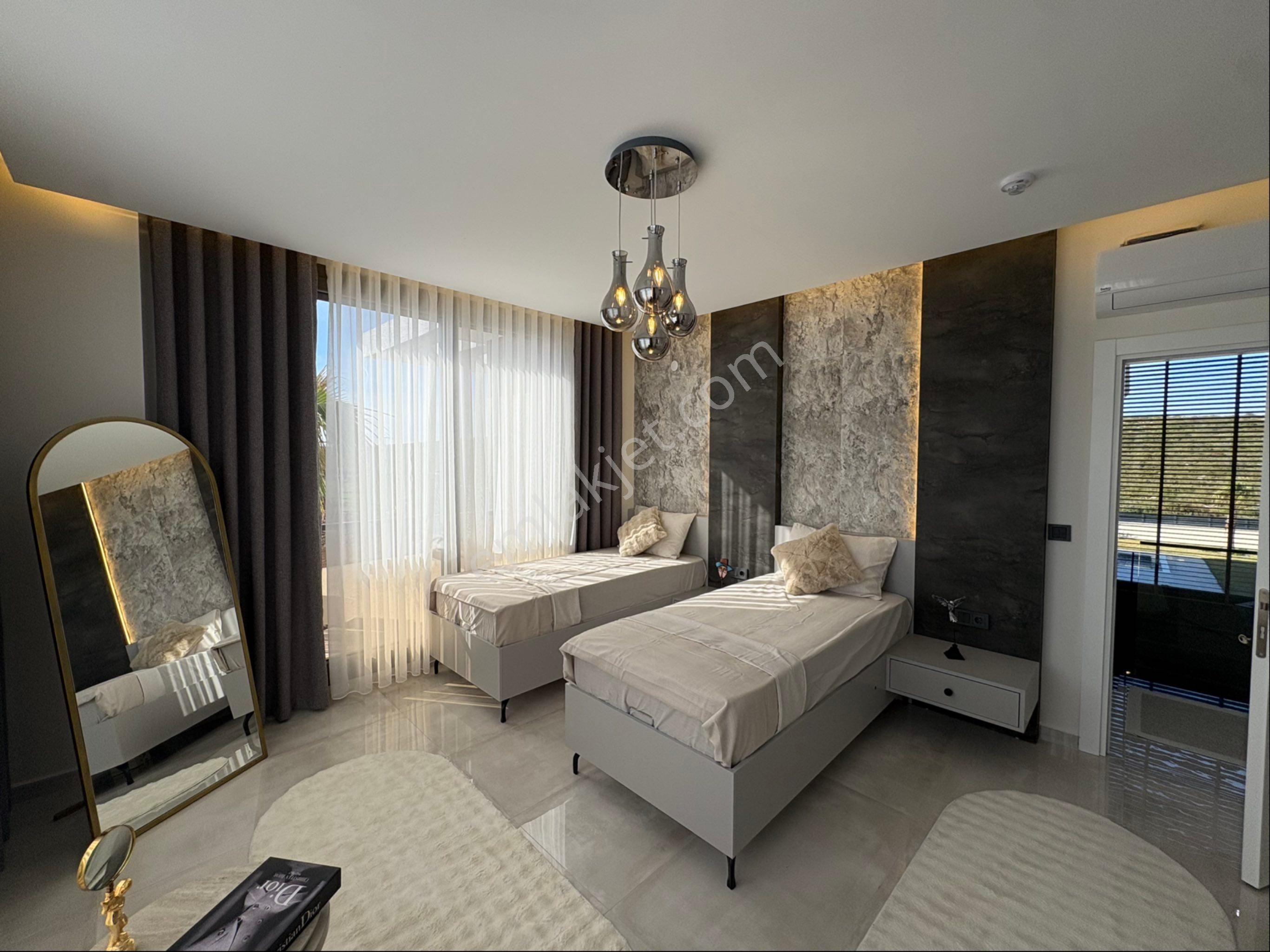 Didim Efeler’de 500 M2 Arsa İçerisin De Full Eşyalı, Havuzlu, Saunalı, Akıllı Sistemli Lüks Villa - Görsel 18