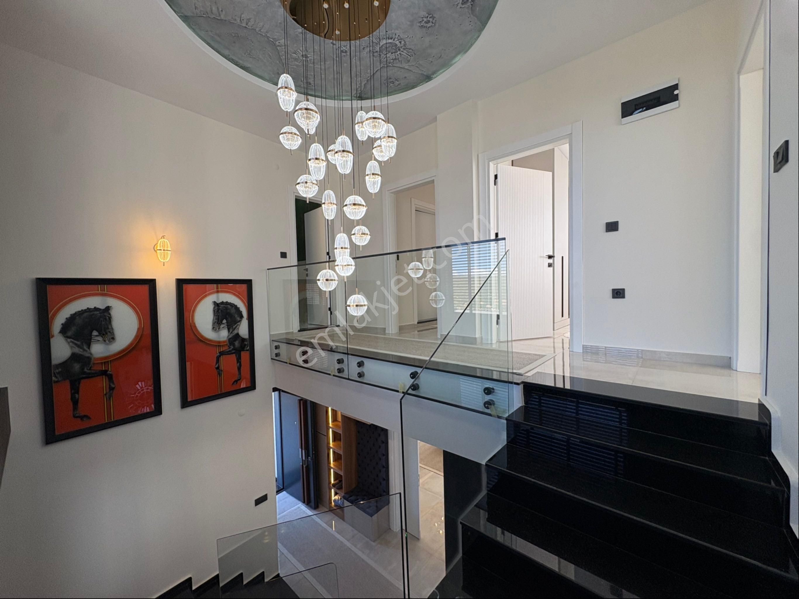 Didim Efeler’de 500 M2 Arsa İçerisin De Full Eşyalı, Havuzlu, Saunalı, Akıllı Sistemli Lüks Villa - Görsel 25