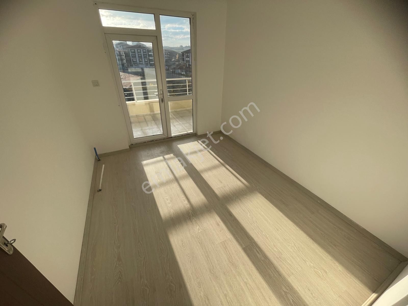 Yuvam'dan Teras Balkonlu Sıfır 3+1 Cadde Üzeri Manzaralı Daire!! - Görsel 18