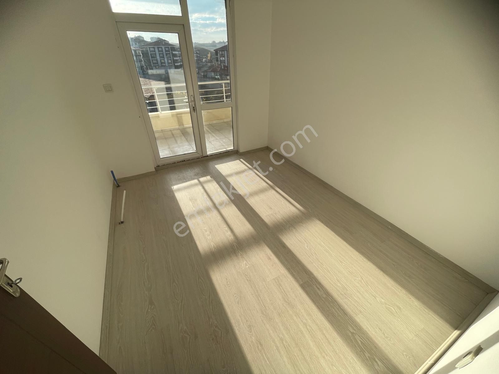 Yuvam'dan Teras Balkonlu Sıfır 3+1 Cadde Üzeri Manzaralı Daire!! - Görsel 16