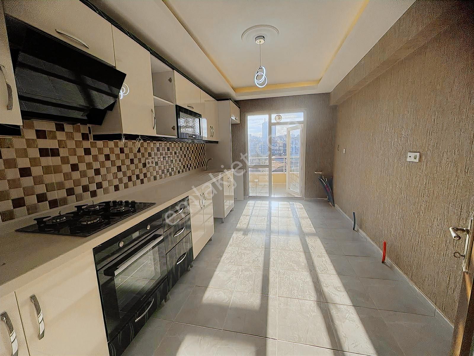 Yuvam'dan Teras Balkonlu Sıfır 3+1 Cadde Üzeri Manzaralı Daire!! - Görsel 5