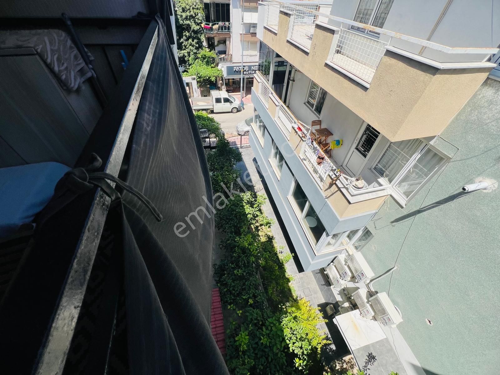 Fenerde 1+0 Çatı Katı Eşyalı Daire - Görsel 12