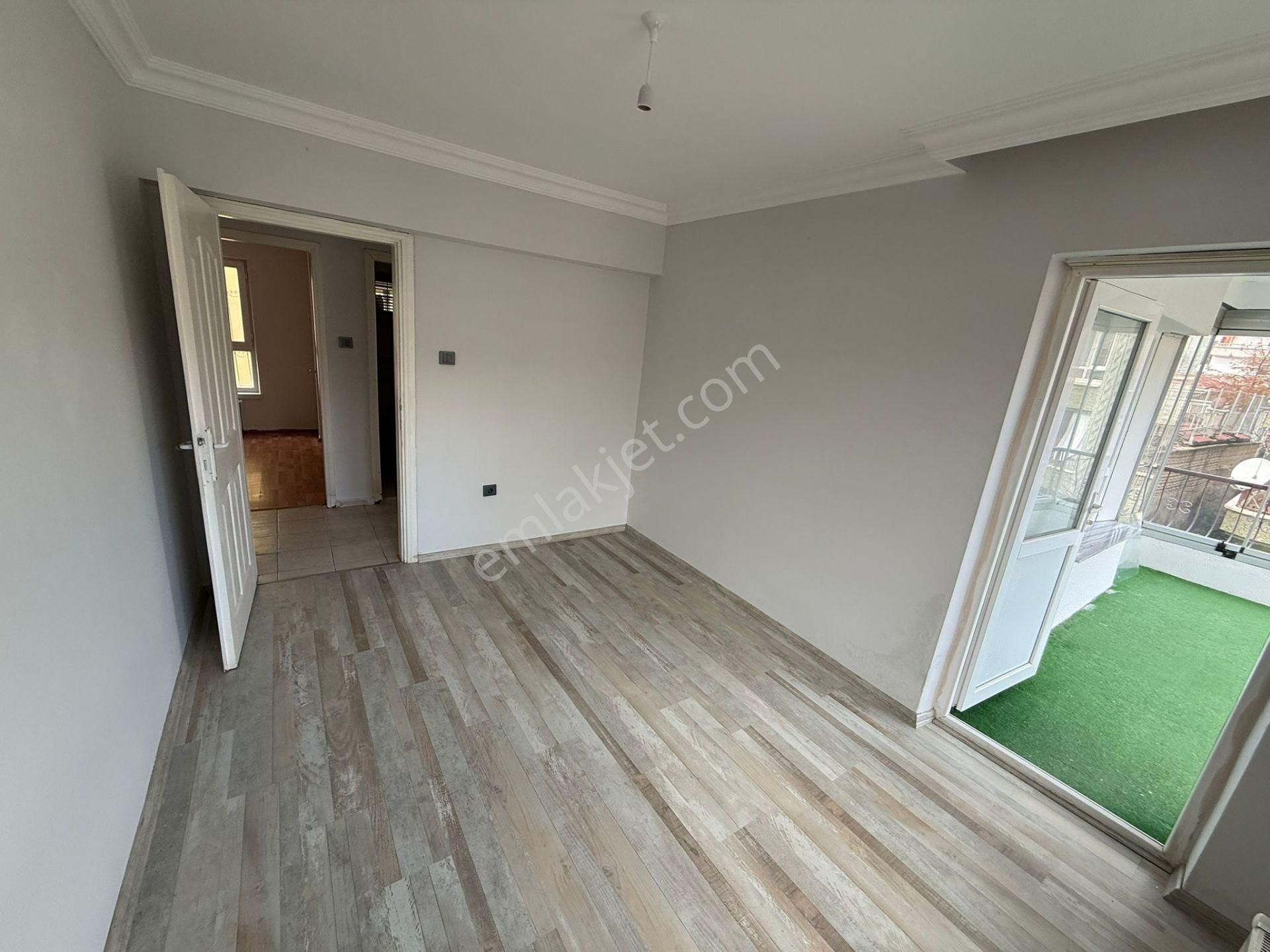 Bilgen Vatan'dan Bağlarbaşı'nda 1. Kat Ön Cephe 2 Balkonlu Geniş 2+1 Satılık Masrafsız Yeni Boyalı - Görsel 10