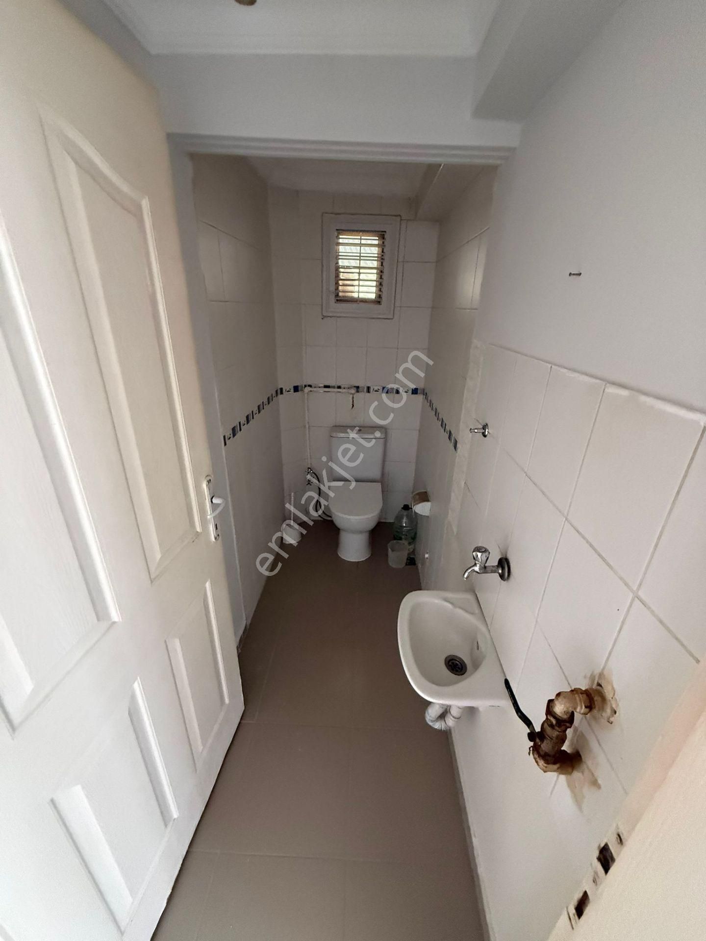 Bilgen Vatan'dan Bağlarbaşı'nda 1. Kat Ön Cephe 2 Balkonlu Geniş 2+1 Satılık Masrafsız Yeni Boyalı - Görsel 19