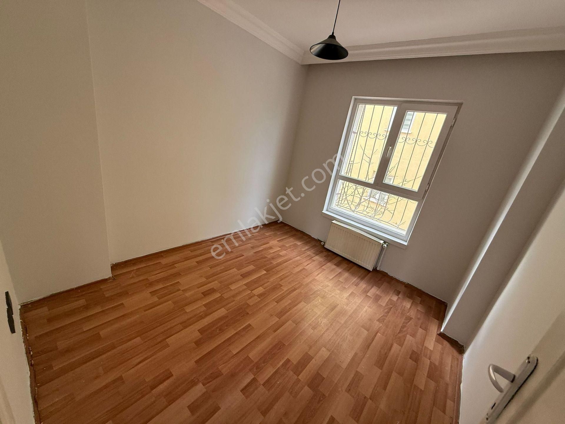 Bilgen Vatan'dan Bağlarbaşı'nda 1. Kat Ön Cephe 2 Balkonlu Geniş 2+1 Satılık Masrafsız Yeni Boyalı - Görsel 25