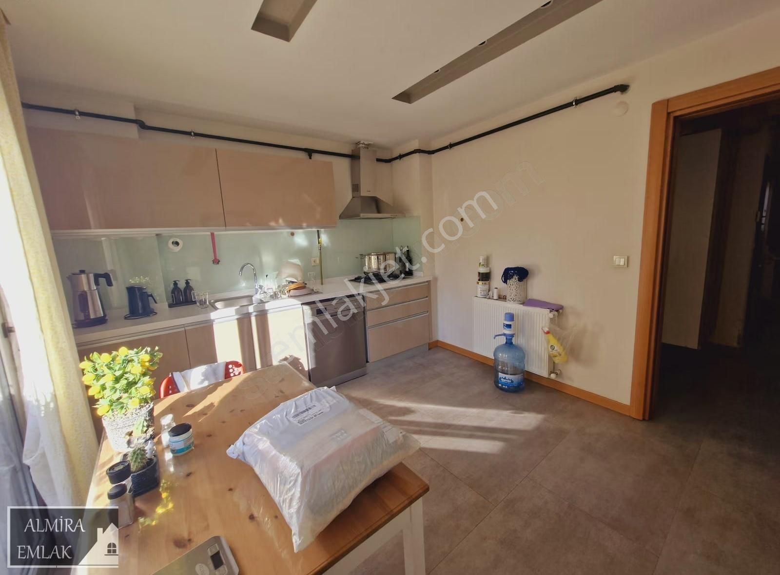 Metro Yakını 6 Yaşında 3+1 Ara Kat Evebeyn Banyolu Asansörlü - Görsel 6