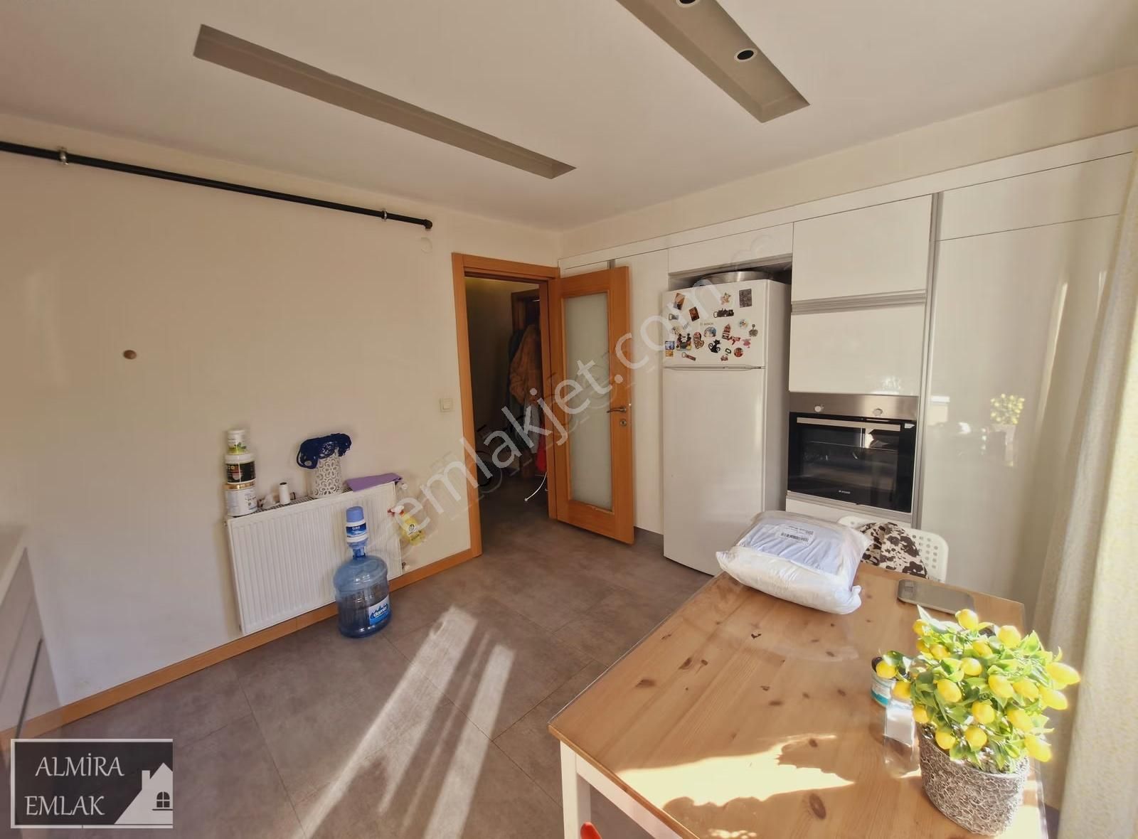 Metro Yakını 6 Yaşında 3+1 Ara Kat Evebeyn Banyolu Asansörlü - Görsel 11