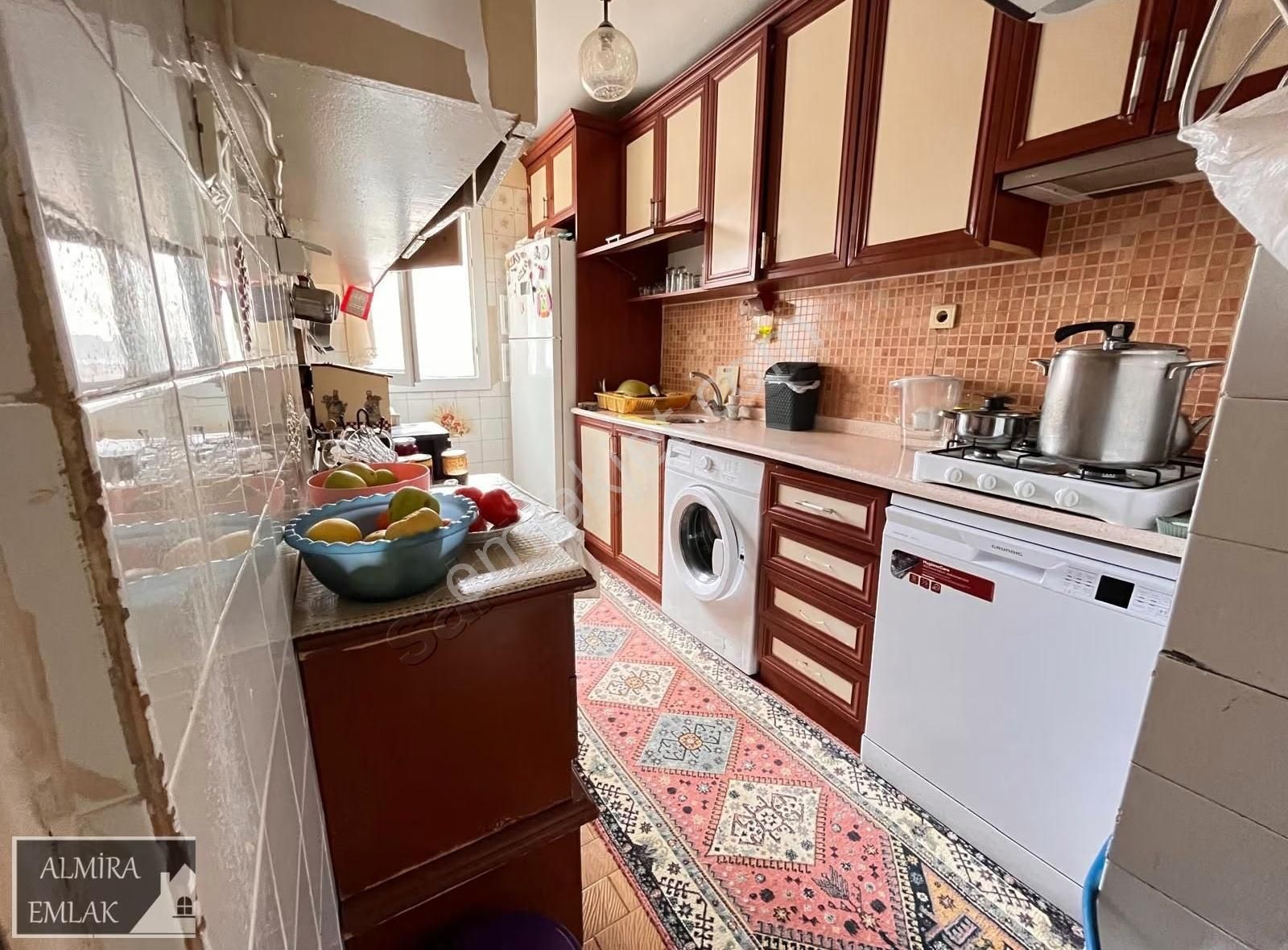 Tarihi Asansör Yanında 2+1 Çift Cephe Arakat Satılık Daire - Görsel 3