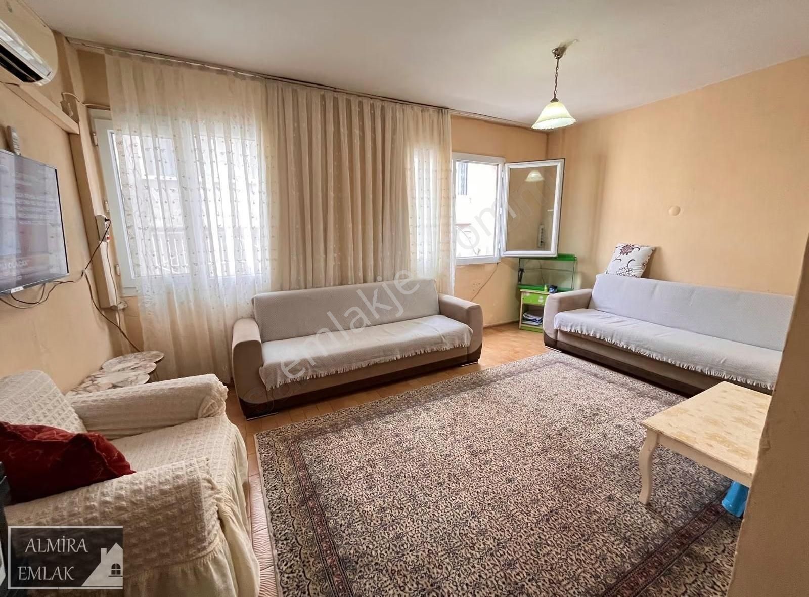 Tarihi Asansör Yanında 2+1 Çift Cephe Arakat Satılık Daire