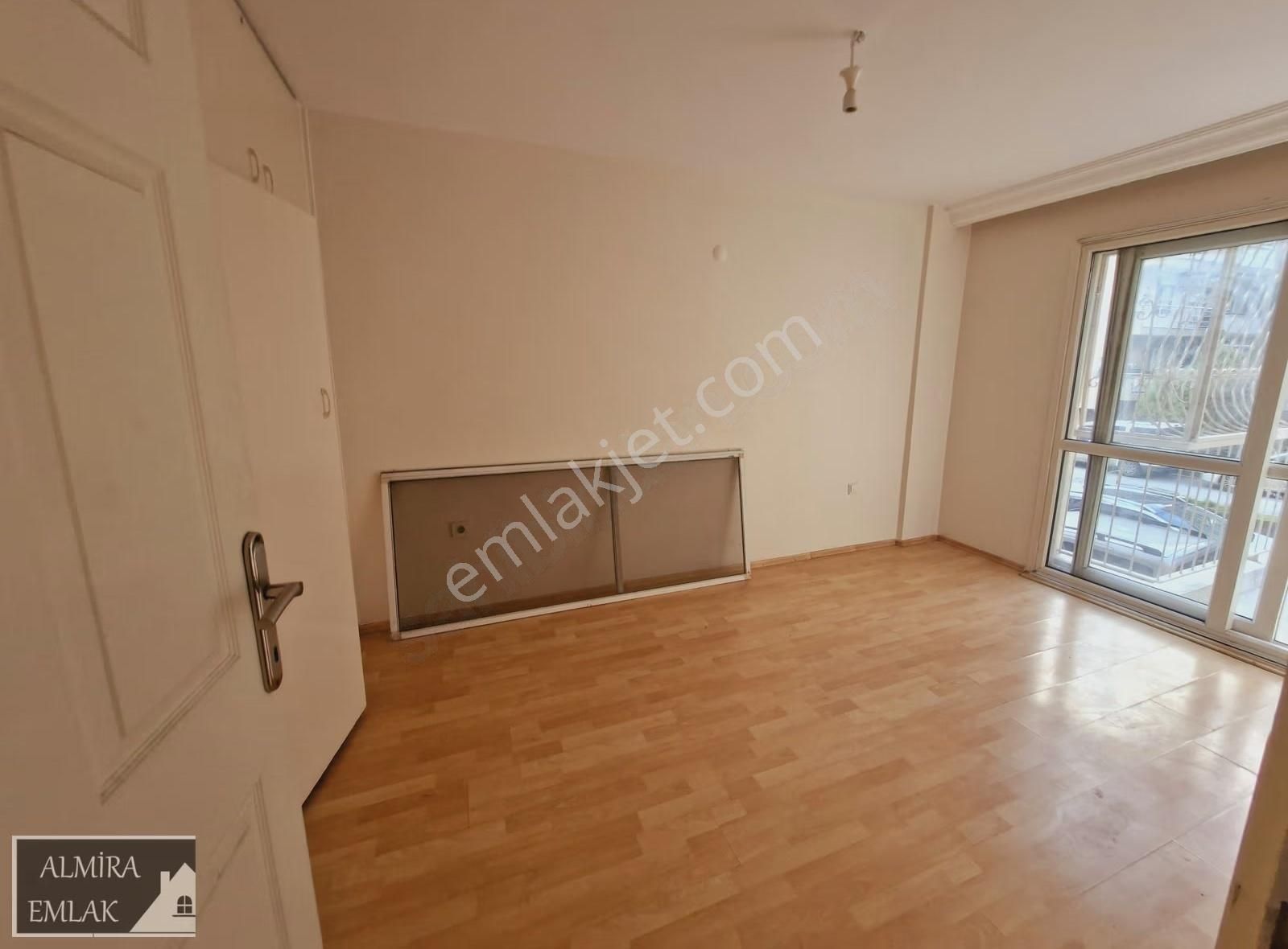 Göztepede İnönü Cad. Üzeri 3+1 Ara Kat Çift Cephe Çift Balkon - Görsel 24