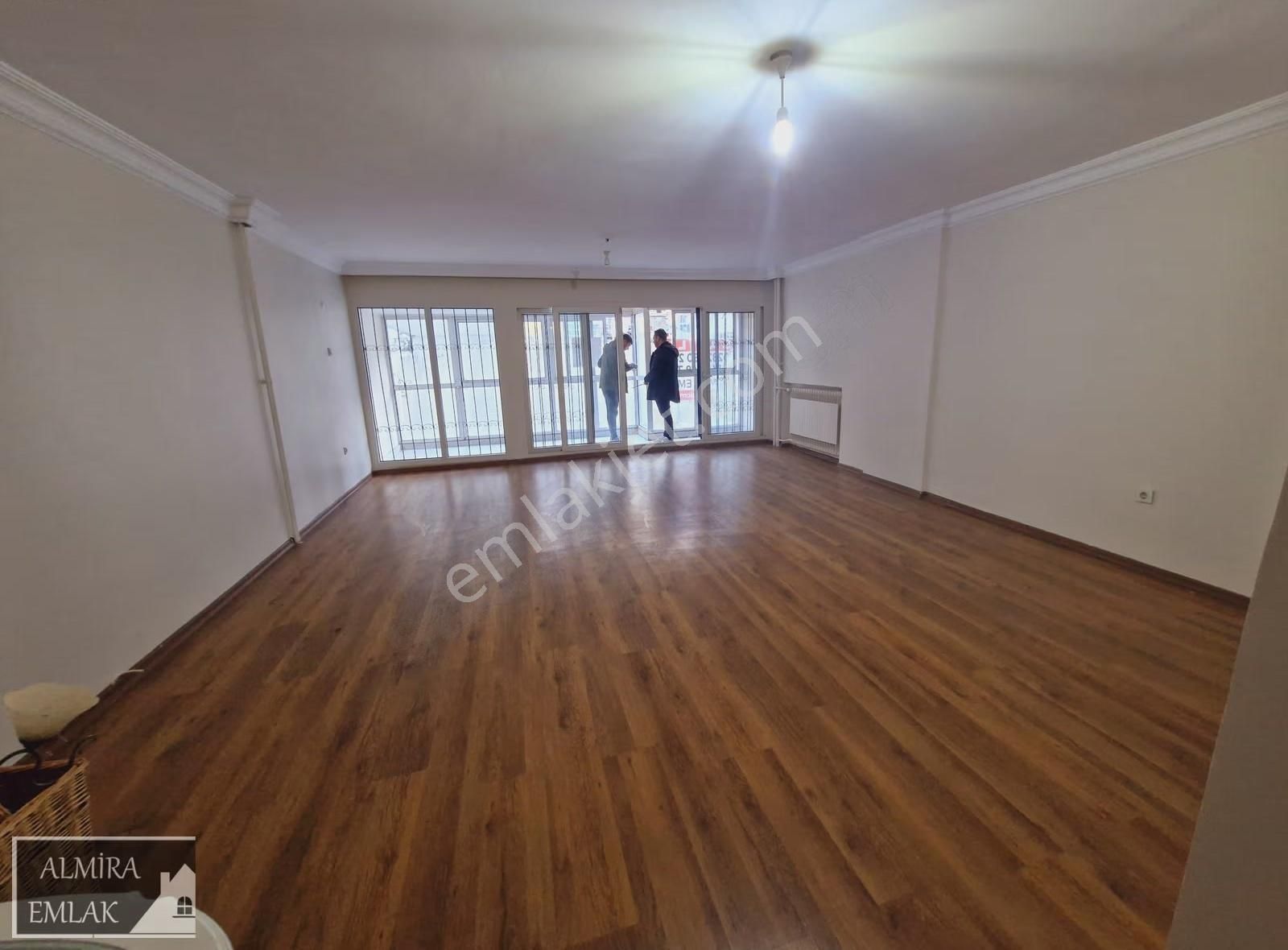 Göztepede İnönü Cad. Üzeri 3+1 Ara Kat Çift Cephe Çift Balkon - Görsel 21