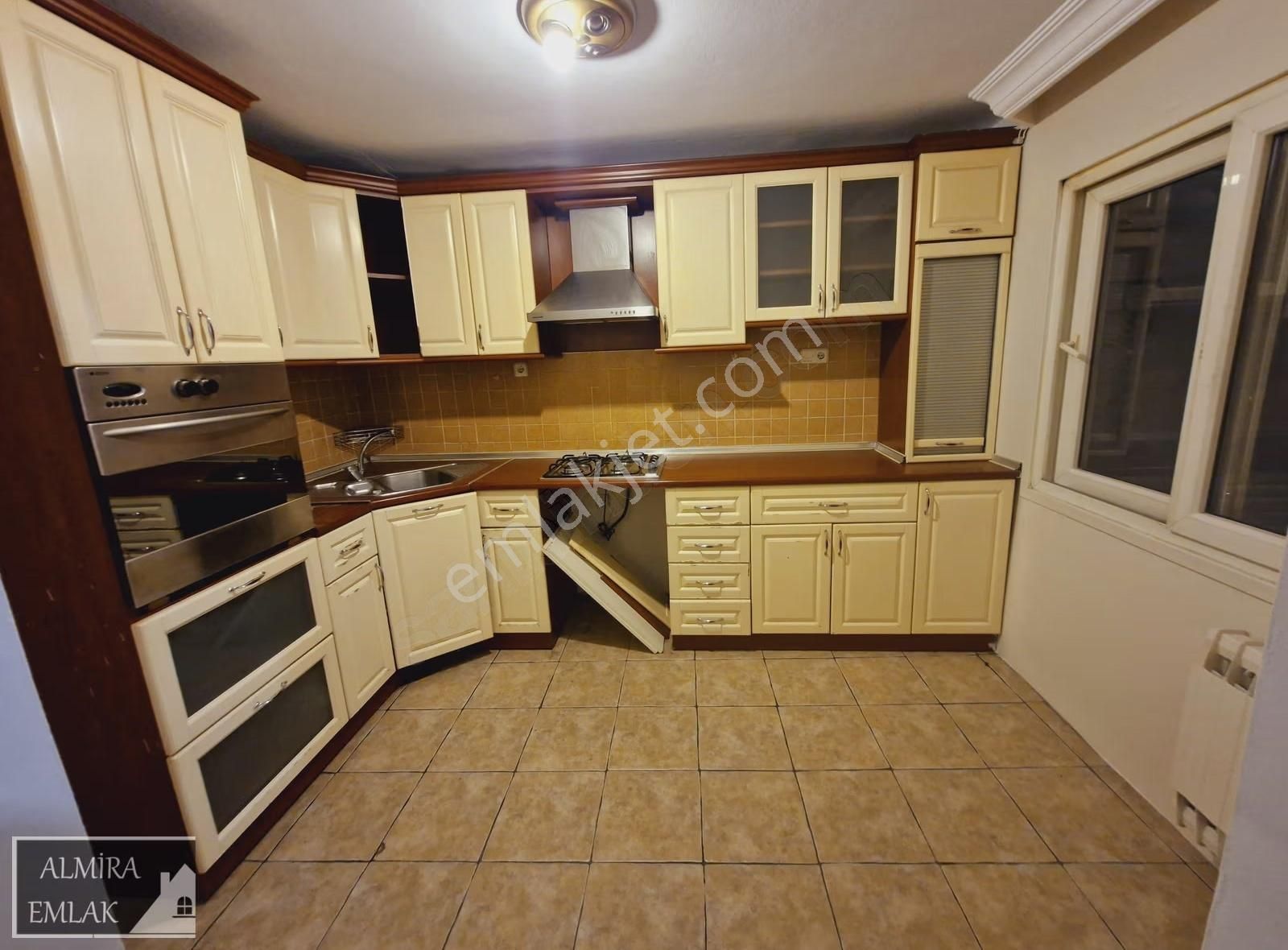 Göztepede İnönü Cad. Üzeri 3+1 Ara Kat Çift Cephe Çift Balkon - Görsel 17