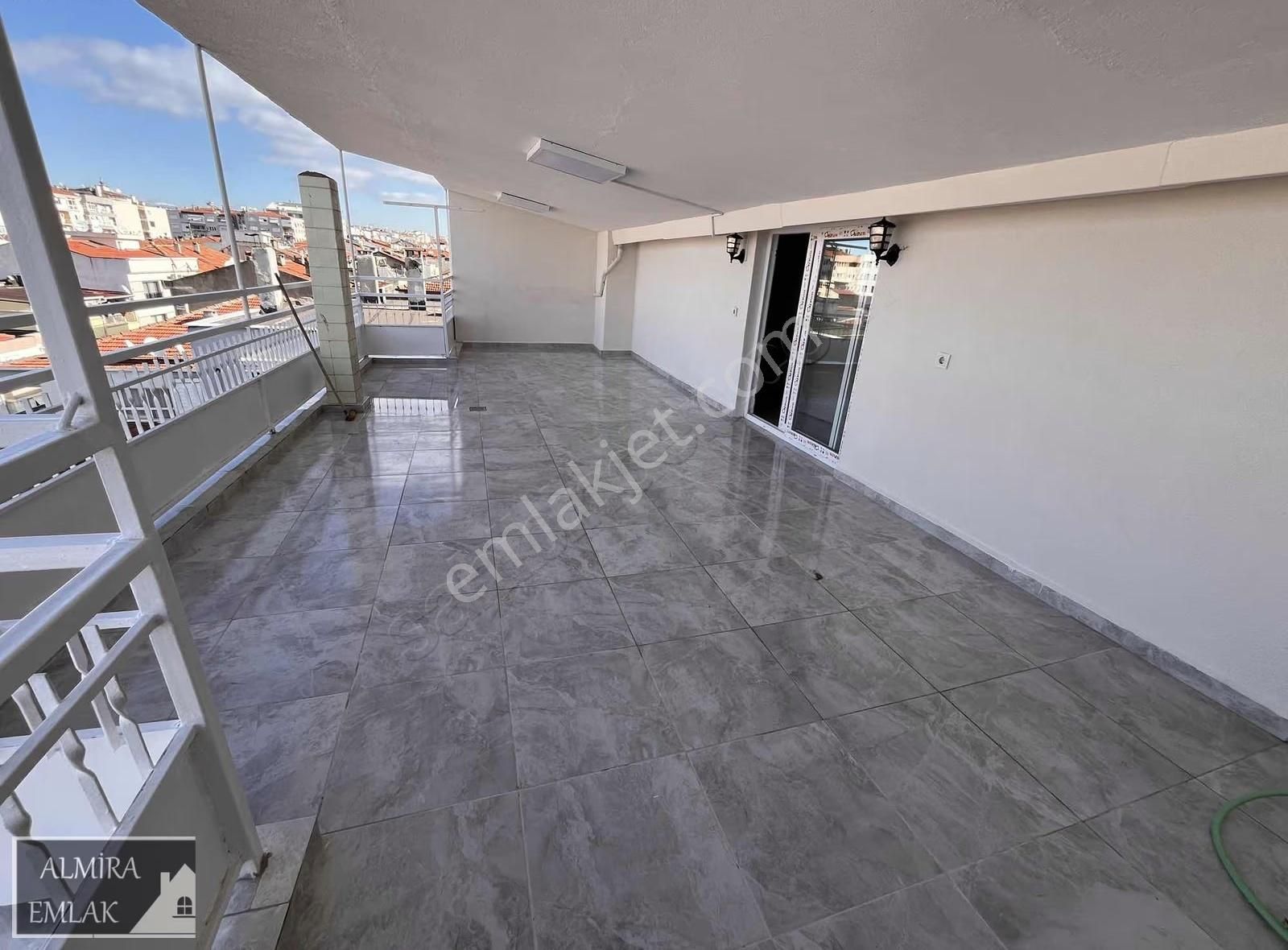 İnönü Cadde Bir Arka Sokağı 3+1 Ara Kat Lüks Dekorlu Otoparklı - Görsel 20