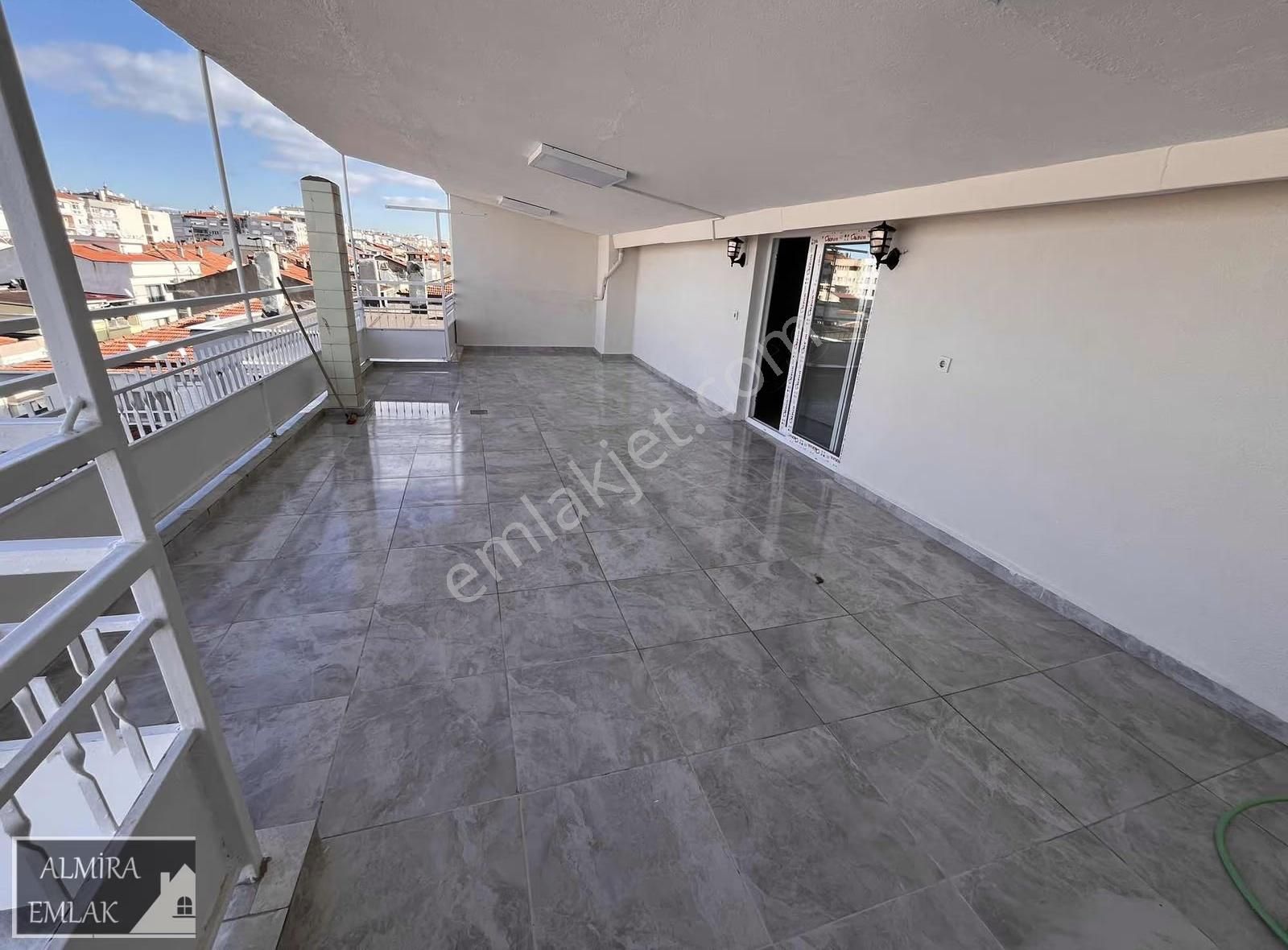 İnönü Cadde Bir Arka Sokağı 3+1 Ara Kat Lüks Dekorlu Otoparklı - Görsel 5